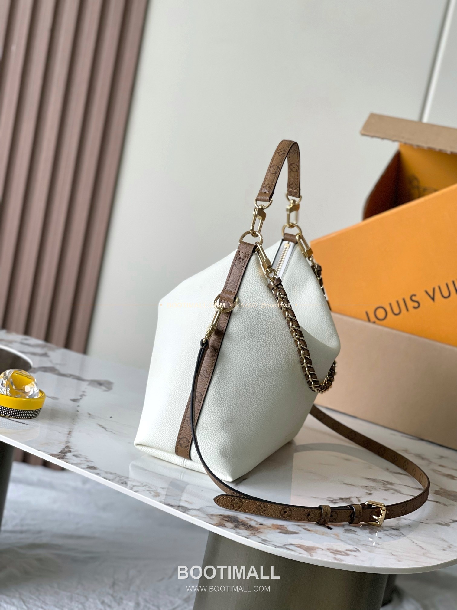 루이비통 Multipass 카프스킨 로고 화이트 숄더백 Louis Vuitton Multipass Fabric Logo White Shoulder Bag M29094 30cm 7