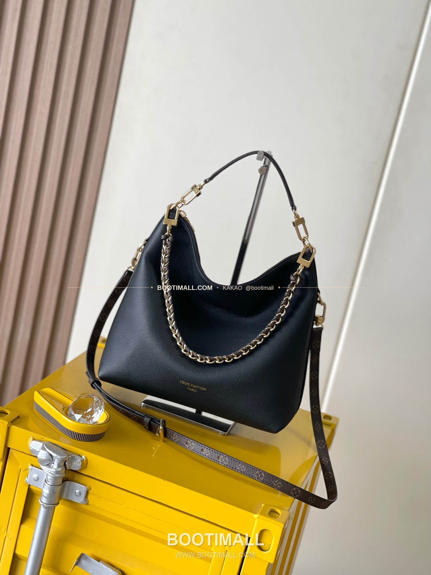 루이비통 Multipass 카프스킨 로고 블랙 숄더백 Louis Vuitton Multipass Calfskin Logo Black Shoulder Bag M29195 30cm 1