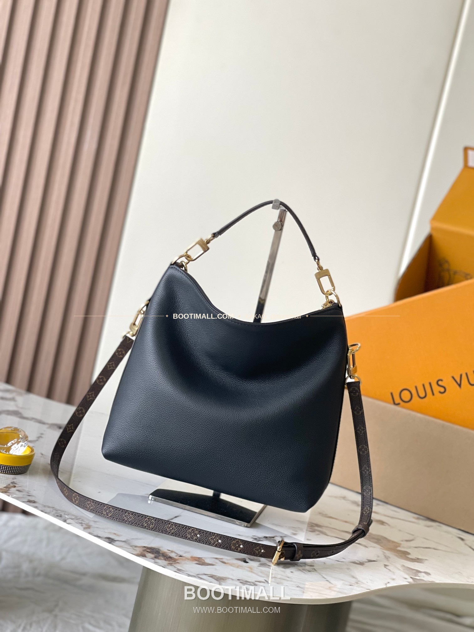 루이비통 Multipass 카프스킨 로고 블랙 숄더백 Louis Vuitton Multipass Calfskin Logo Black Shoulder Bag M29195 30cm 4