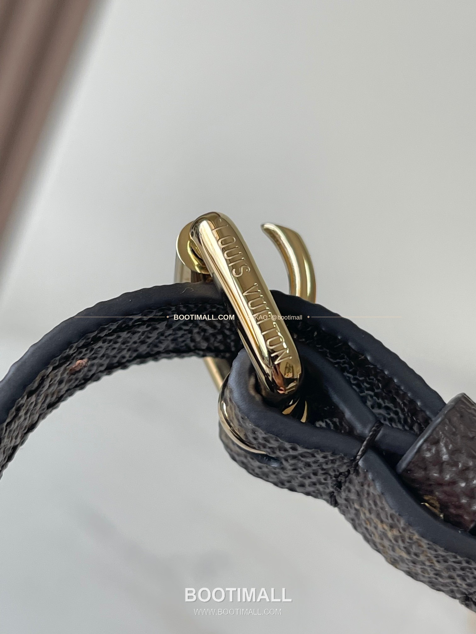 루이비통 Multipass 카프스킨 로고 블랙 숄더백 Louis Vuitton Multipass Calfskin Logo Black Shoulder Bag M29195 30cm 8