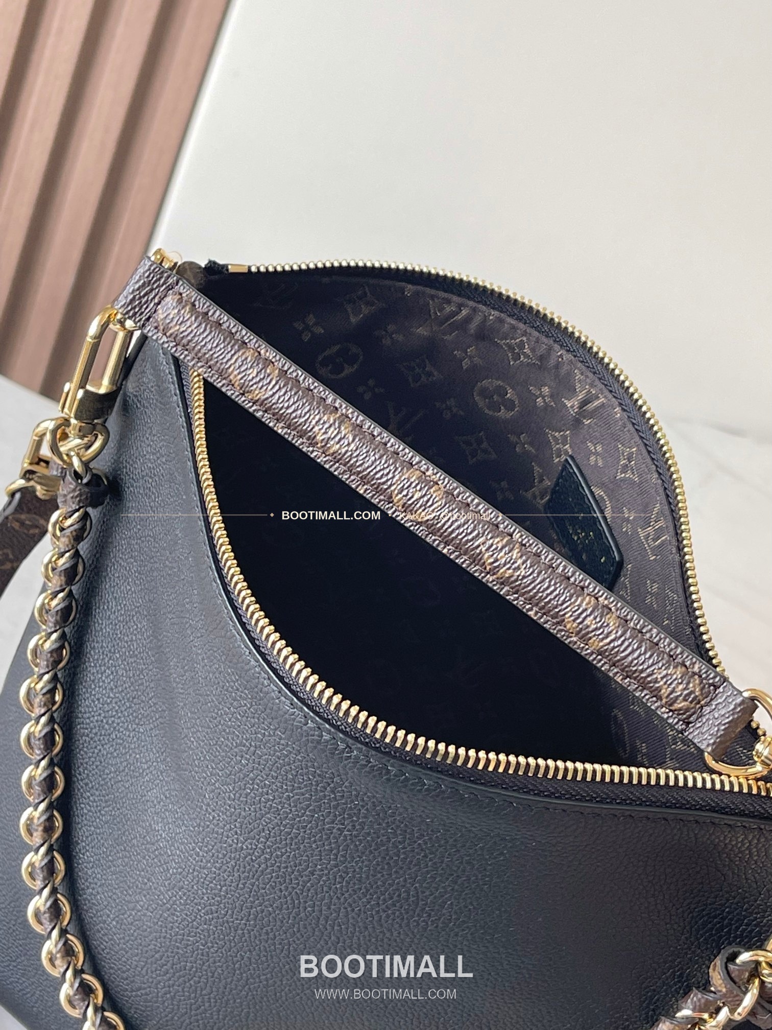 루이비통 Multipass 카프스킨 로고 블랙 숄더백 Louis Vuitton Multipass Calfskin Logo Black Shoulder Bag M29195 30cm 9