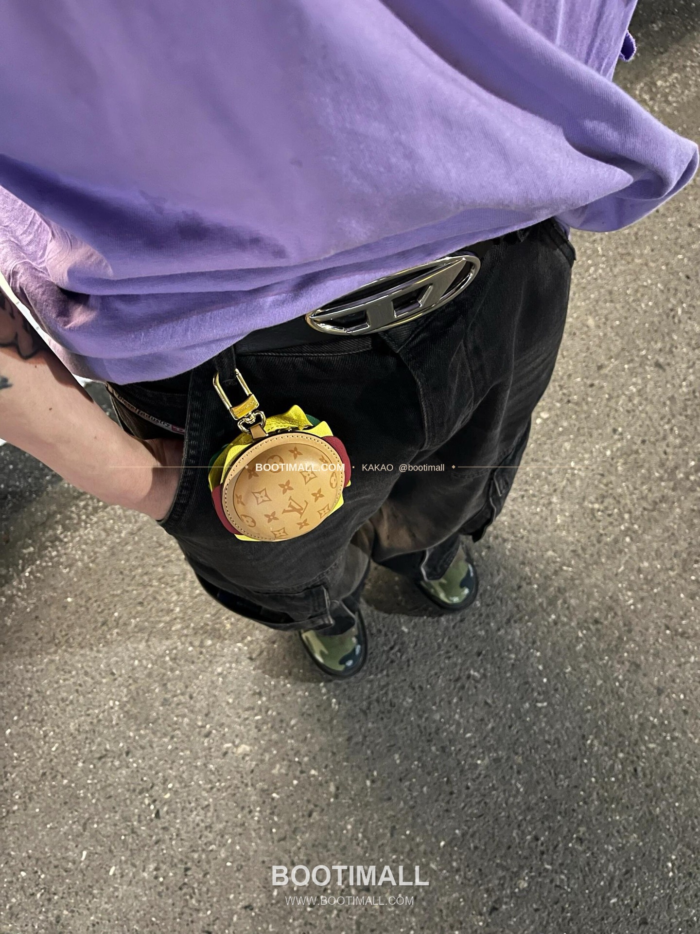 루이비통 버거 모노그램 레더 체인 참 Louis Vuitton Burger Monogram Leather Chain Charm M02550 2