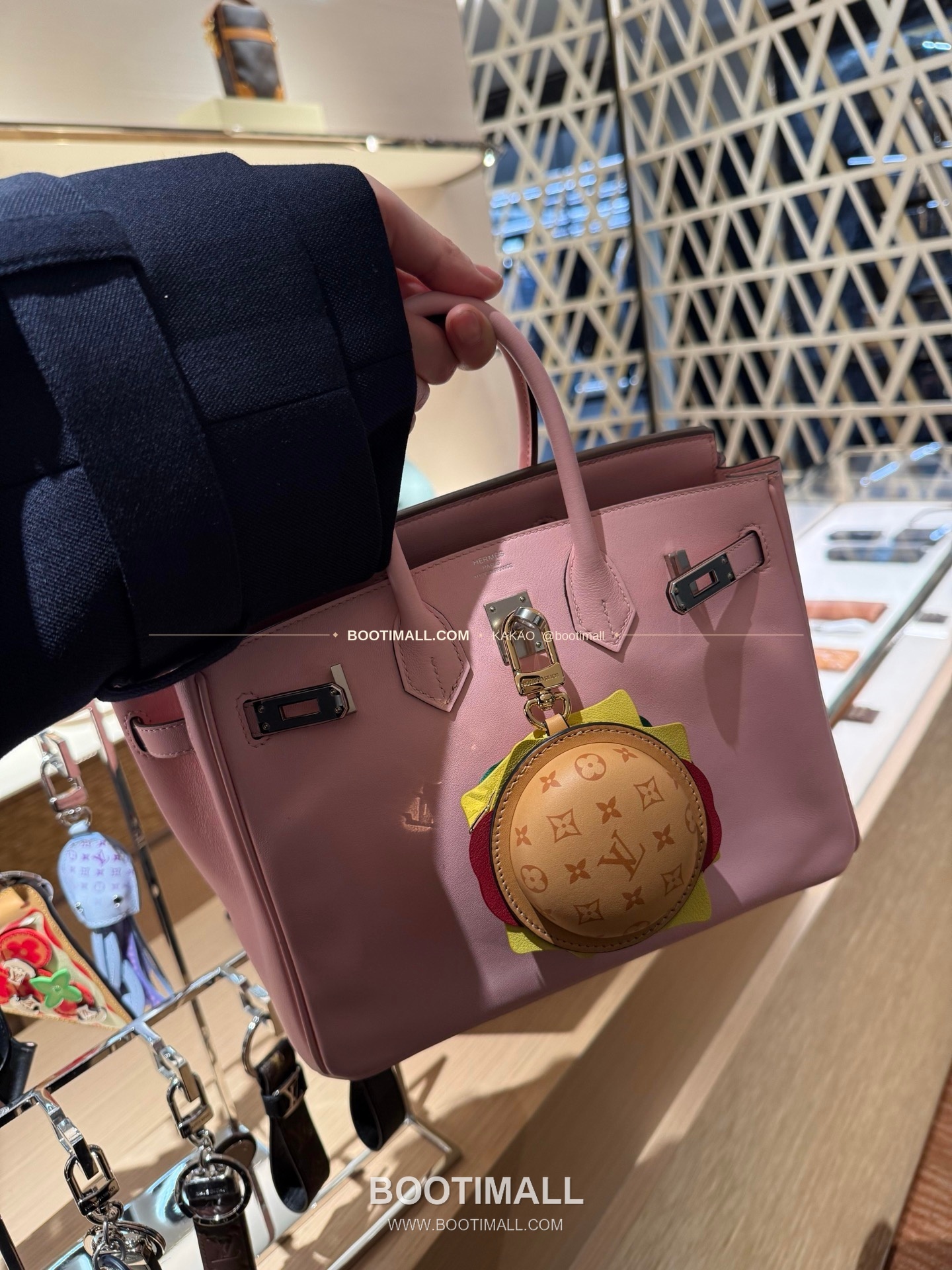 루이비통 버거 모노그램 레더 체인 참 Louis Vuitton Burger Monogram Leather Chain Charm M02550 6
