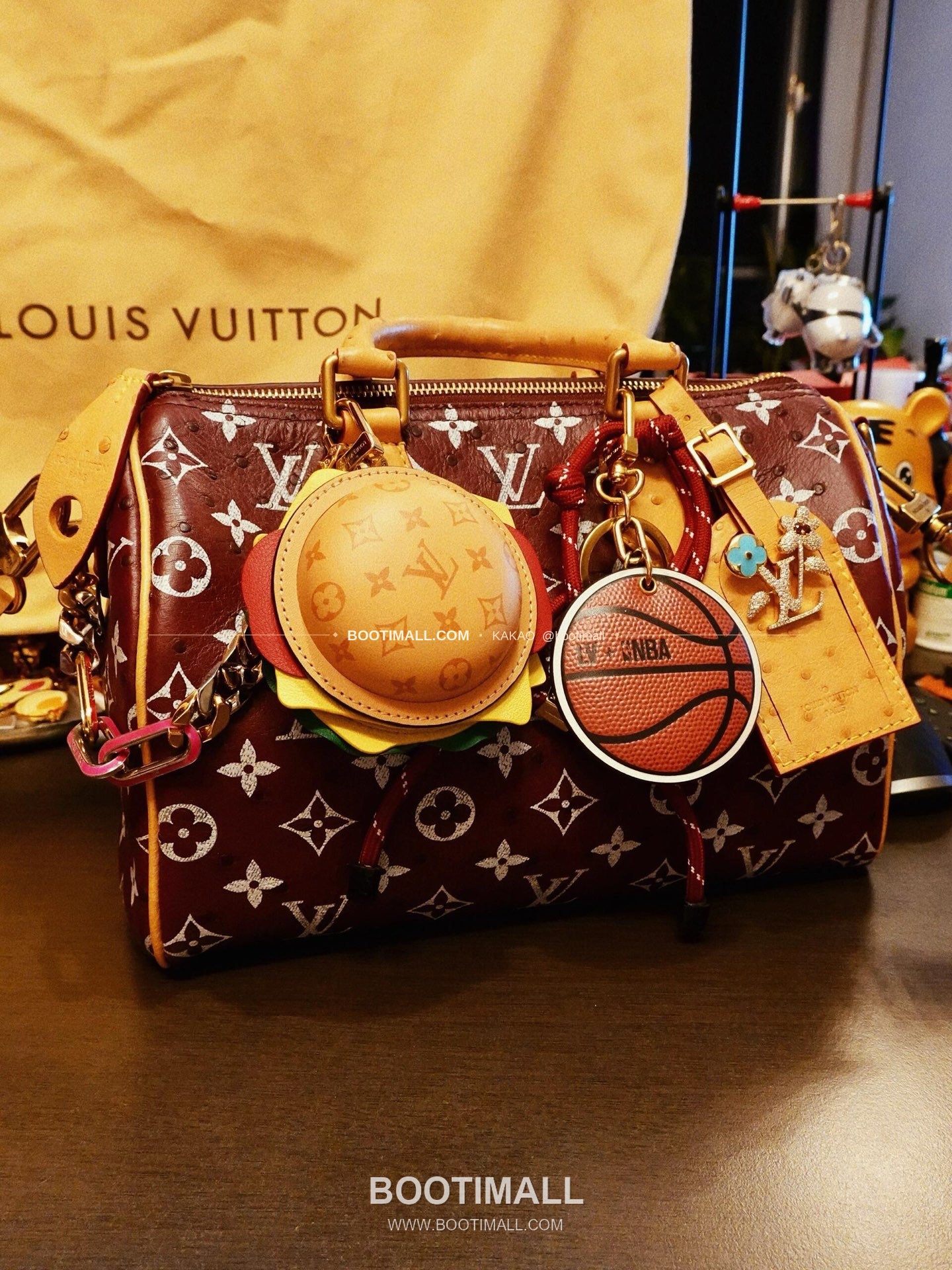 루이비통 버거 모노그램 레더 체인 참 Louis Vuitton Burger Monogram Leather Chain Charm M02550 9