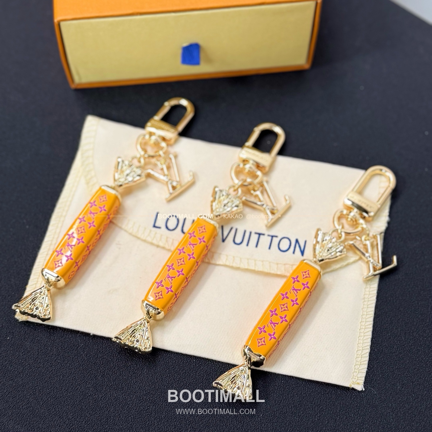 루이비통 LV Sweets 모노그램 캔버스 캔디 체인 참 Louis Vuitton LV Sweets Monogram Canvas Candy Chain Charm M02560 9