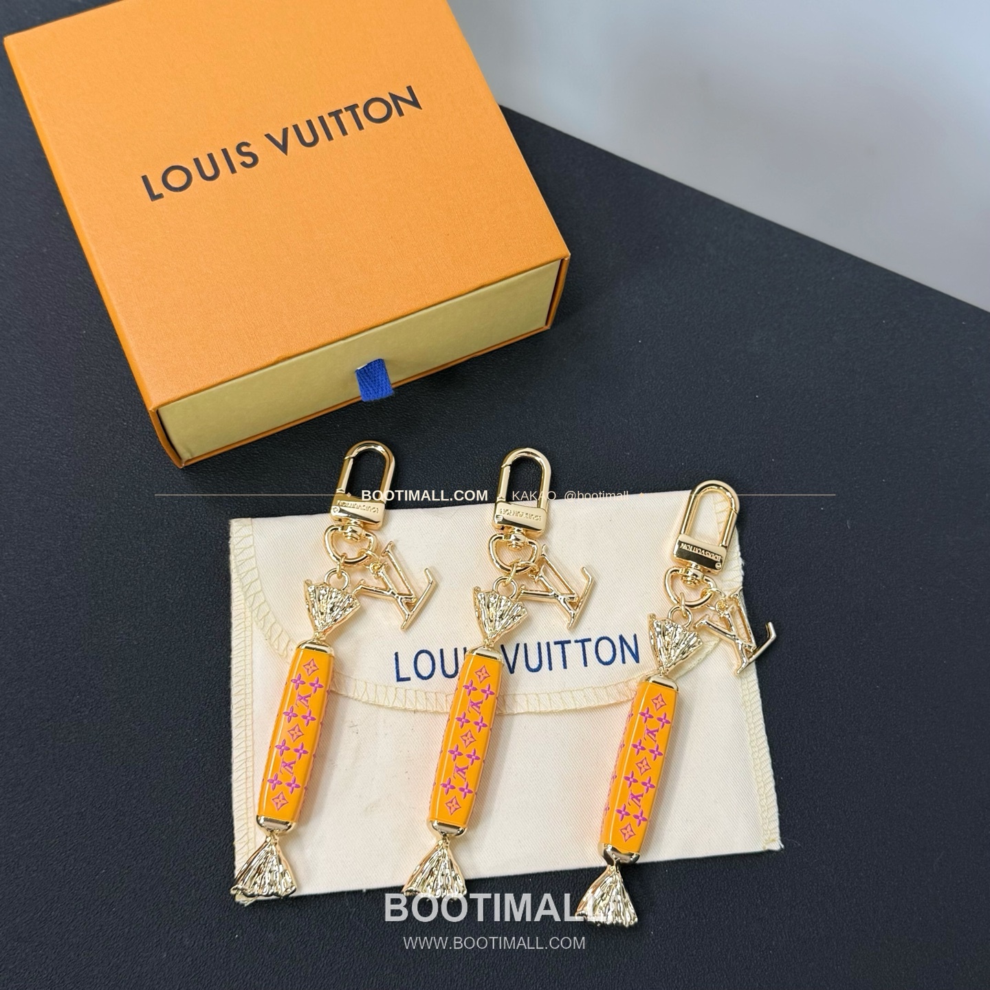 루이비통 LV Sweets 모노그램 캔버스 캔디 체인 참 Louis Vuitton LV Sweets Monogram Canvas Candy Chain Charm M02560 10