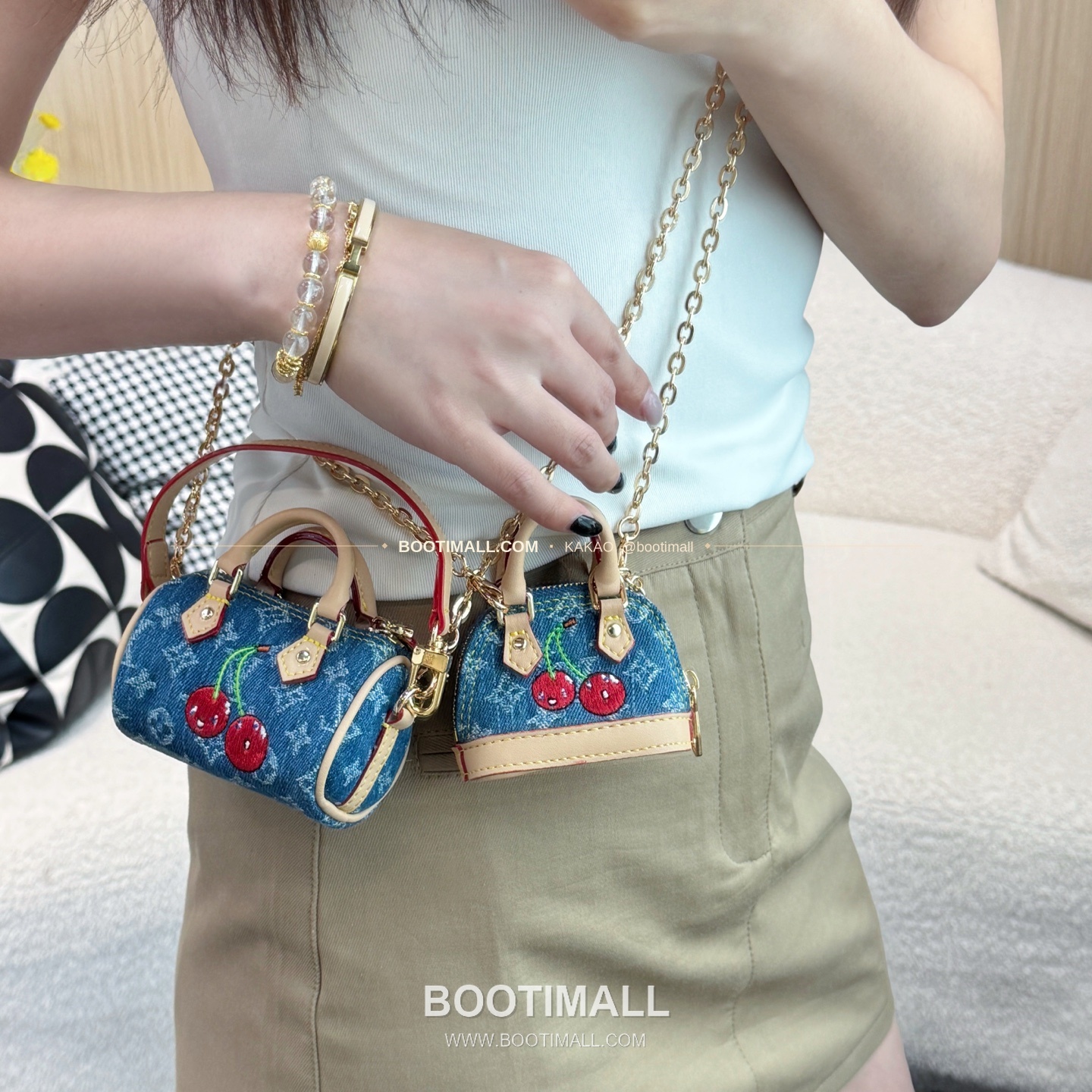 루이비통 Micro Alma Vernis 모노그램 페이턴트 레더 체인 참 Louis Vuitton Micro Alma Vernis Monogram Patent Leather Chain Charm M02570 4