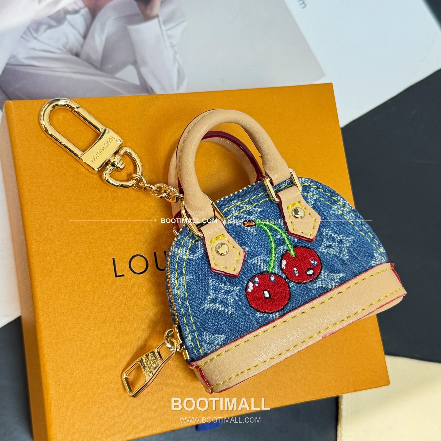 루이비통 Micro Alma Vernis 모노그램 페이턴트 레더 체인 참 Louis Vuitton Micro Alma Vernis Monogram Patent Leather Chain Charm M02570 14