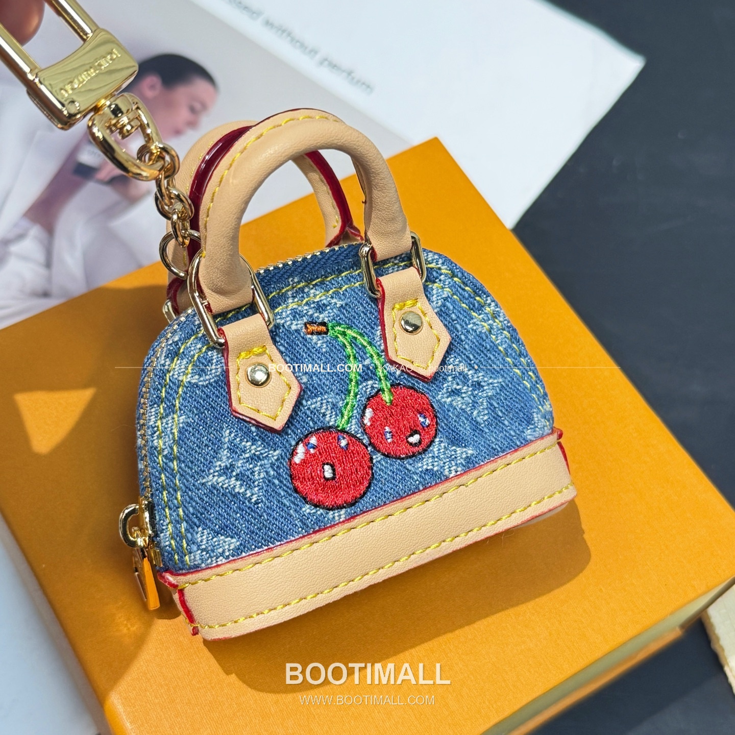 루이비통 Micro Alma Vernis 모노그램 페이턴트 레더 체인 참 Louis Vuitton Micro Alma Vernis Monogram Patent Leather Chain Charm M02570 15
