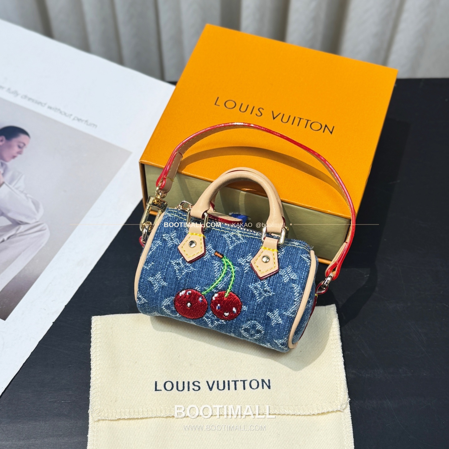 루이비통 LV x TM Micro Speedy 데님 체리 자수 체인 참 Louis Vuitton LV x TM Micro Speedy Denim Cherry Embroidery Chain Charm M02535 11