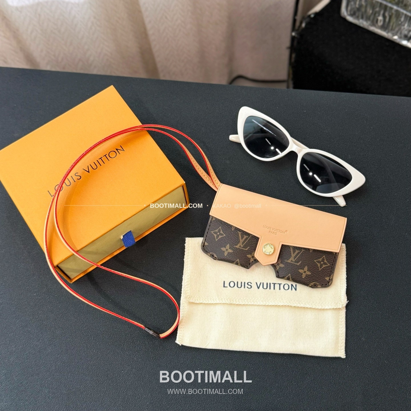 루이비통 모노그램 코팅 캔버스 레더 아이웨어 파우치 Louis Vuitton Monogram Coated Canvas Leather Eyewear Pouch M02580 1