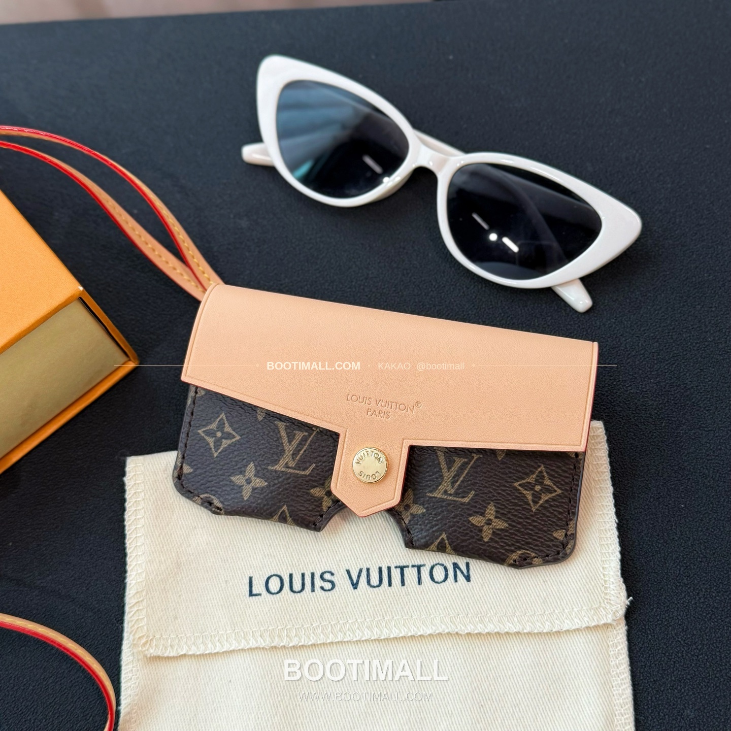 루이비통 모노그램 코팅 캔버스 레더 아이웨어 파우치 Louis Vuitton Monogram Coated Canvas Leather Eyewear Pouch M02580 3