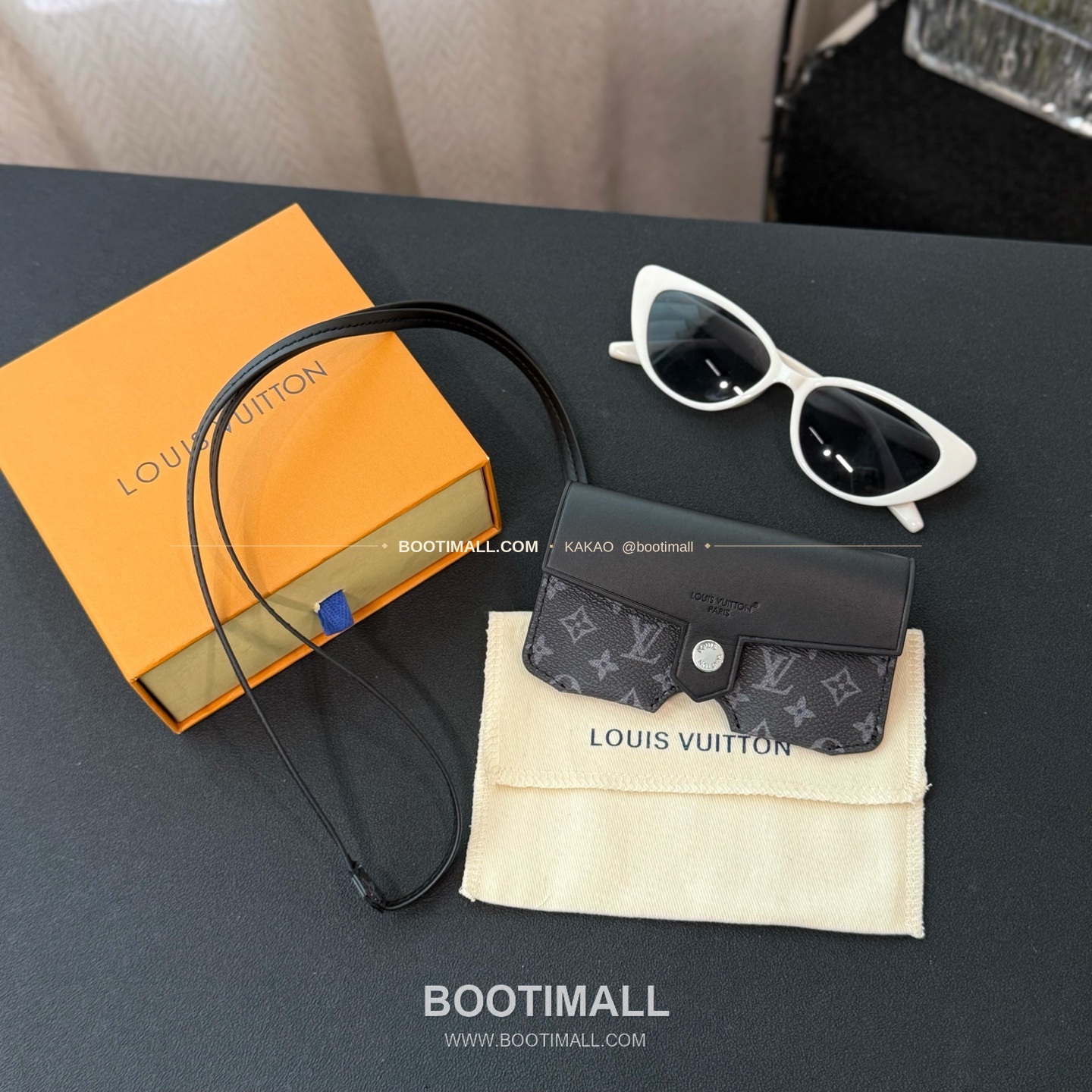 루이비통 모노그램 코팅 캔버스 레더 아이웨어 파우치 Louis Vuitton Monogram Coated Canvas Leather Eyewear Pouch M02580 1