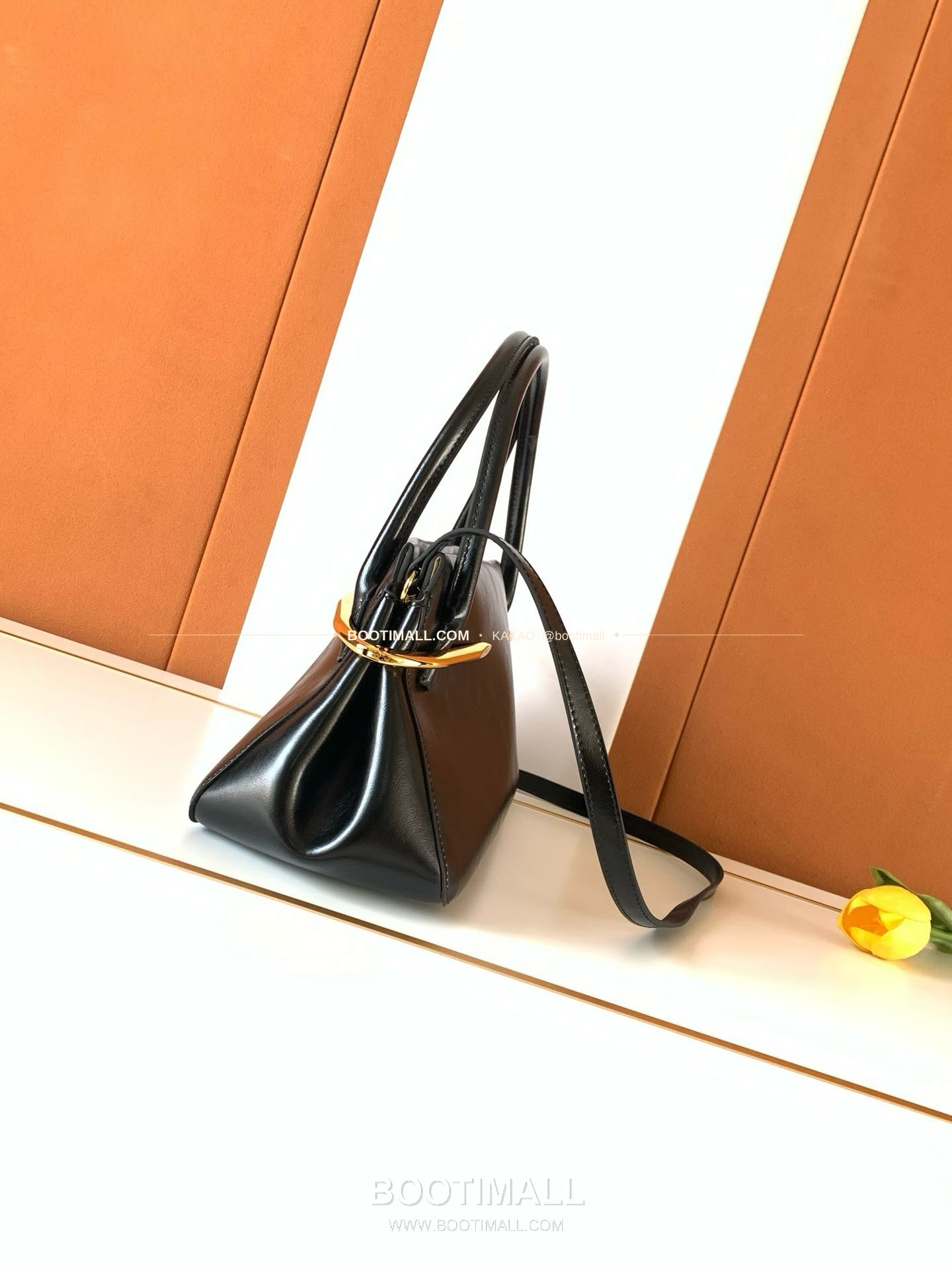 지방시 Pinch 레더 골드 클립 숄더백 Givenchy Pinch Leather Gold Clip Shoulder Bag 19051 32cm 11