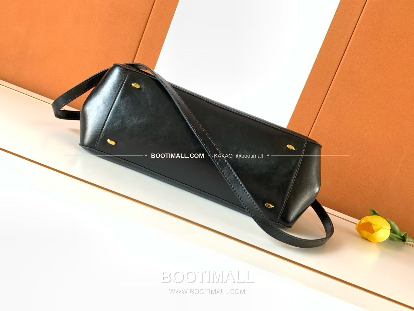 지방시 Pinch 레더 골드 클립 숄더백 Givenchy Pinch Leather Gold Clip Shoulder Bag 19051 32cm 13