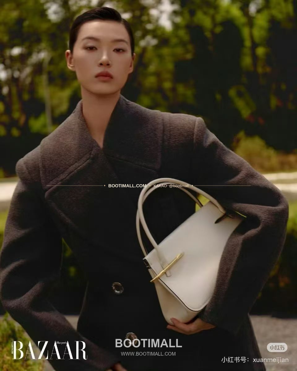 지방시 Pinch 레더 골드 클립 숄더백 Givenchy Pinch Leather Gold Clip Shoulder Bag 19051 32cm 1
