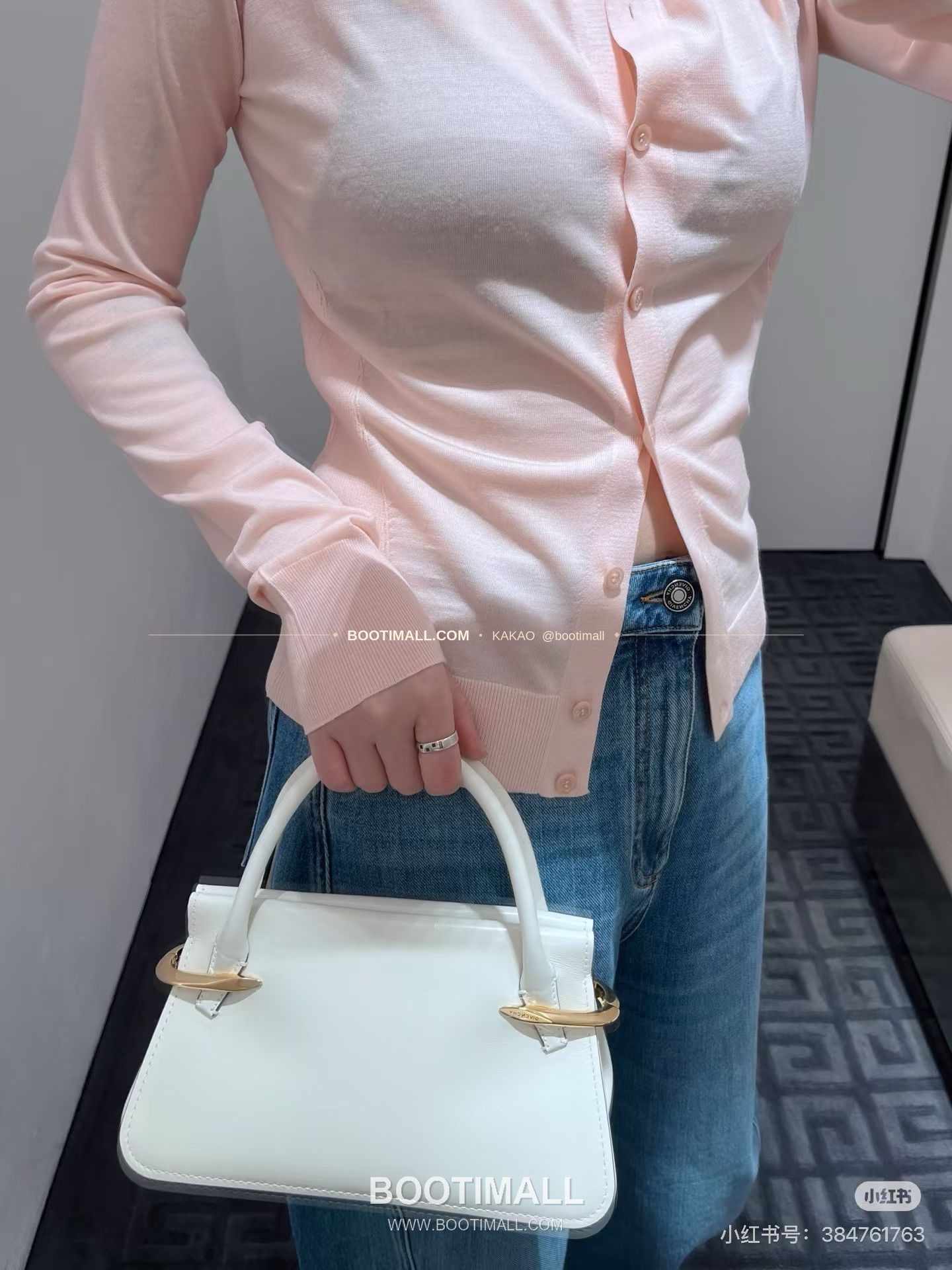 지방시 Pinch 레더 골드 클립 숄더백 Givenchy Pinch Leather Gold Clip Shoulder Bag 19051 32cm 8
