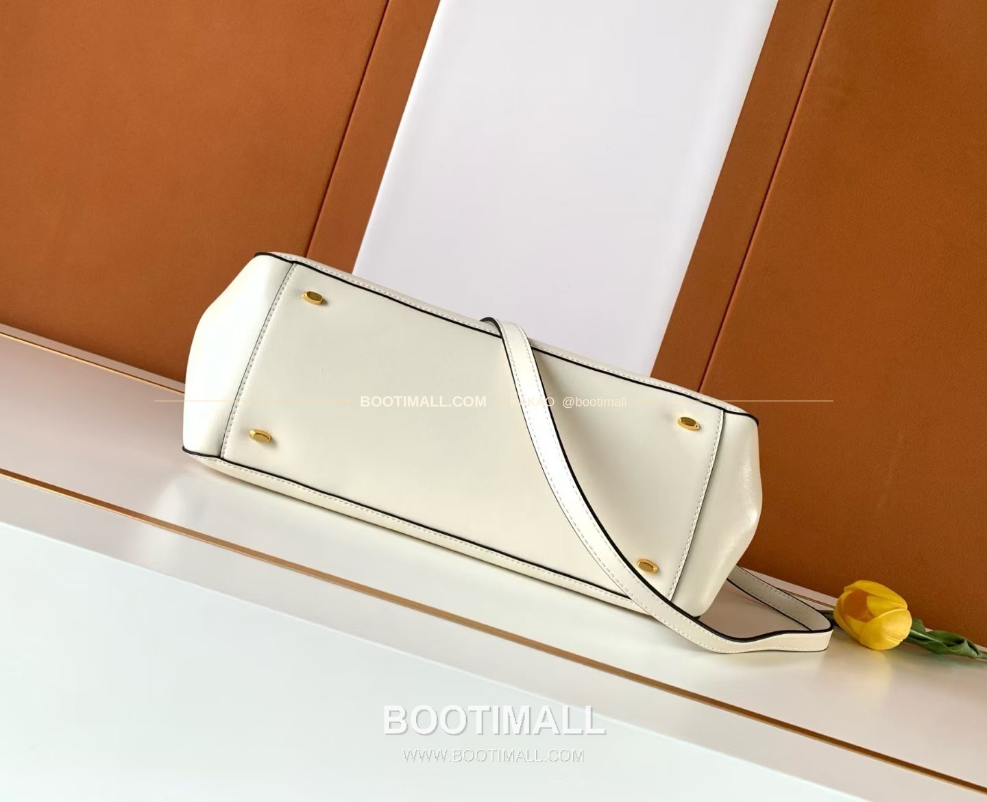 지방시 Pinch 레더 골드 클립 숄더백 Givenchy Pinch Leather Gold Clip Shoulder Bag 19051 32cm 12