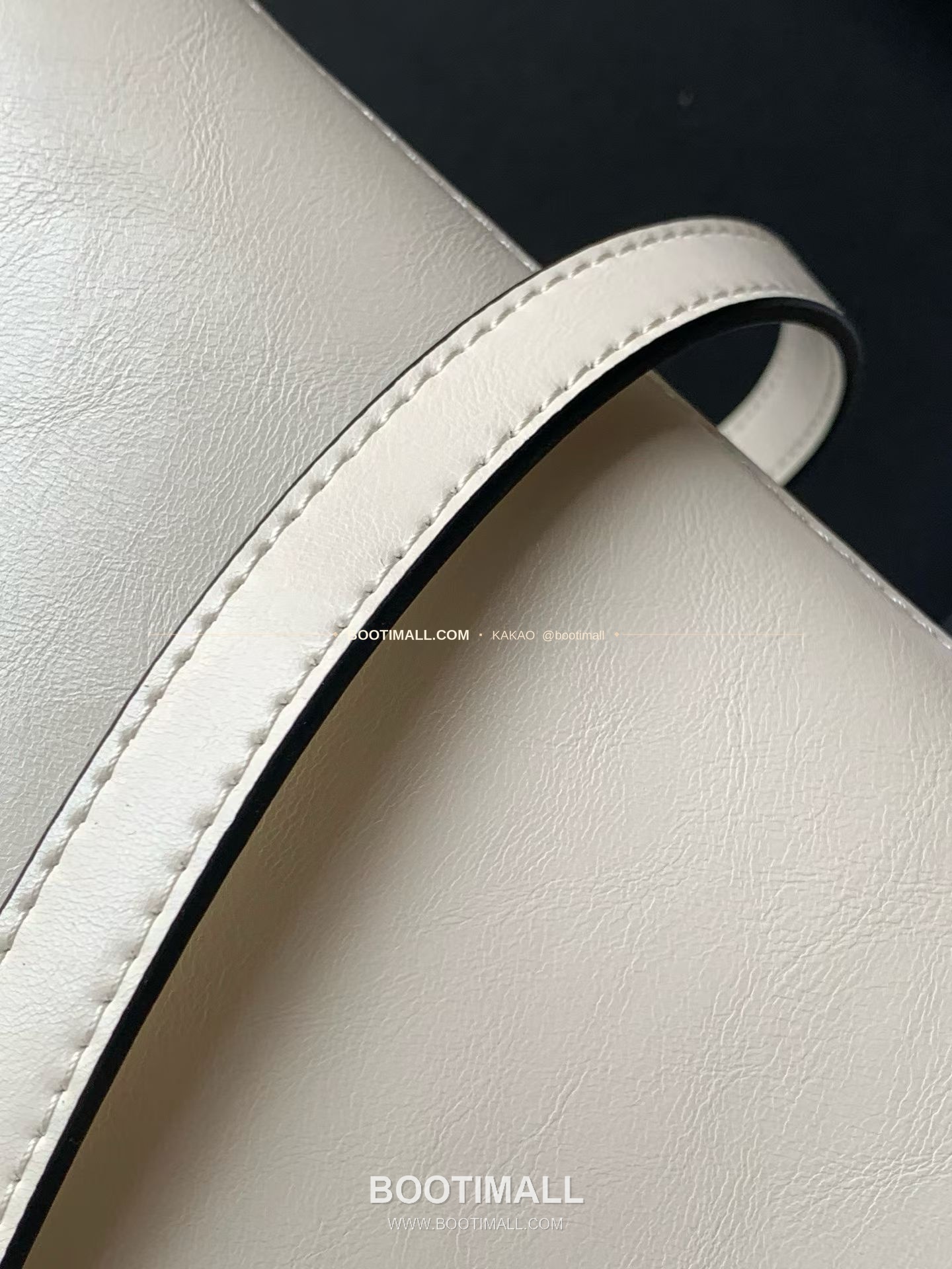 지방시 Pinch 레더 골드 클립 숄더백 Givenchy Pinch Leather Gold Clip Shoulder Bag 19051 32cm 14