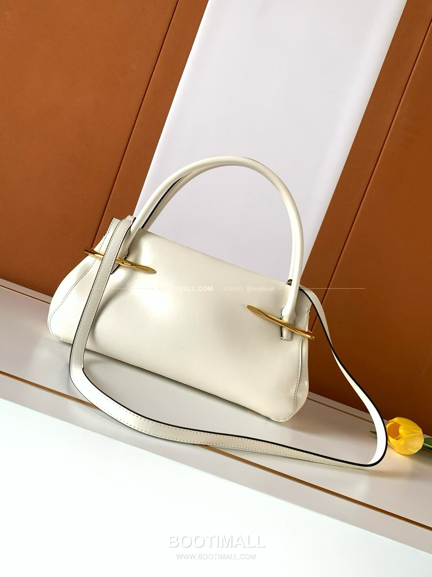 지방시 Pinch 레더 골드 클립 숄더백 Givenchy Pinch Leather Gold Clip Shoulder Bag 19051 32cm 15