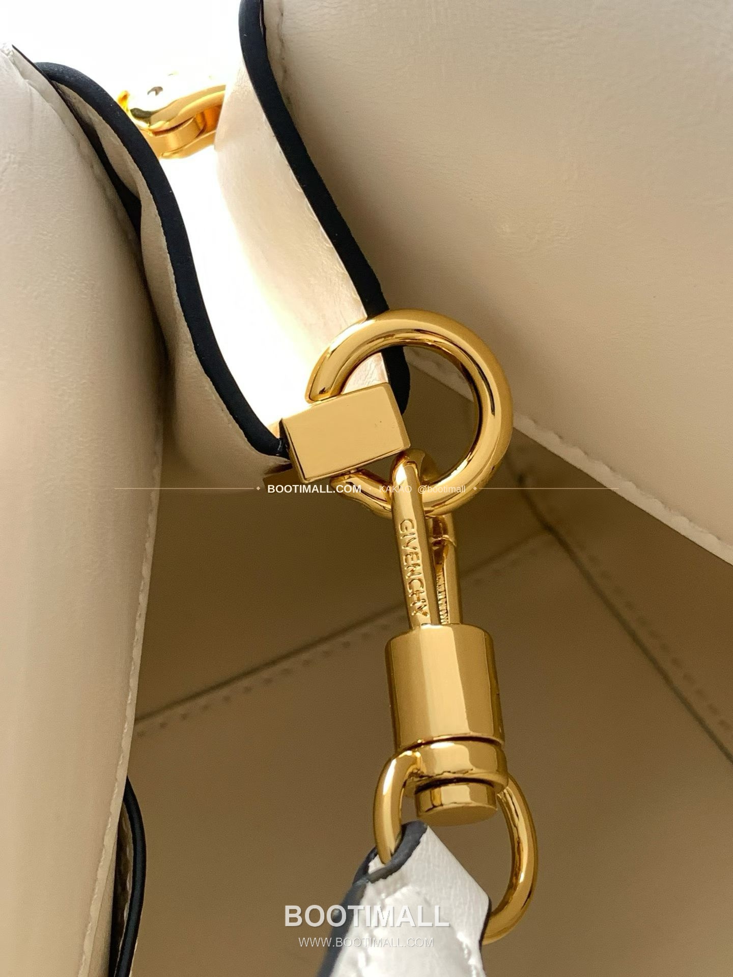 지방시 Pinch 레더 골드 클립 숄더백 Givenchy Pinch Leather Gold Clip Shoulder Bag 19051 32cm 16