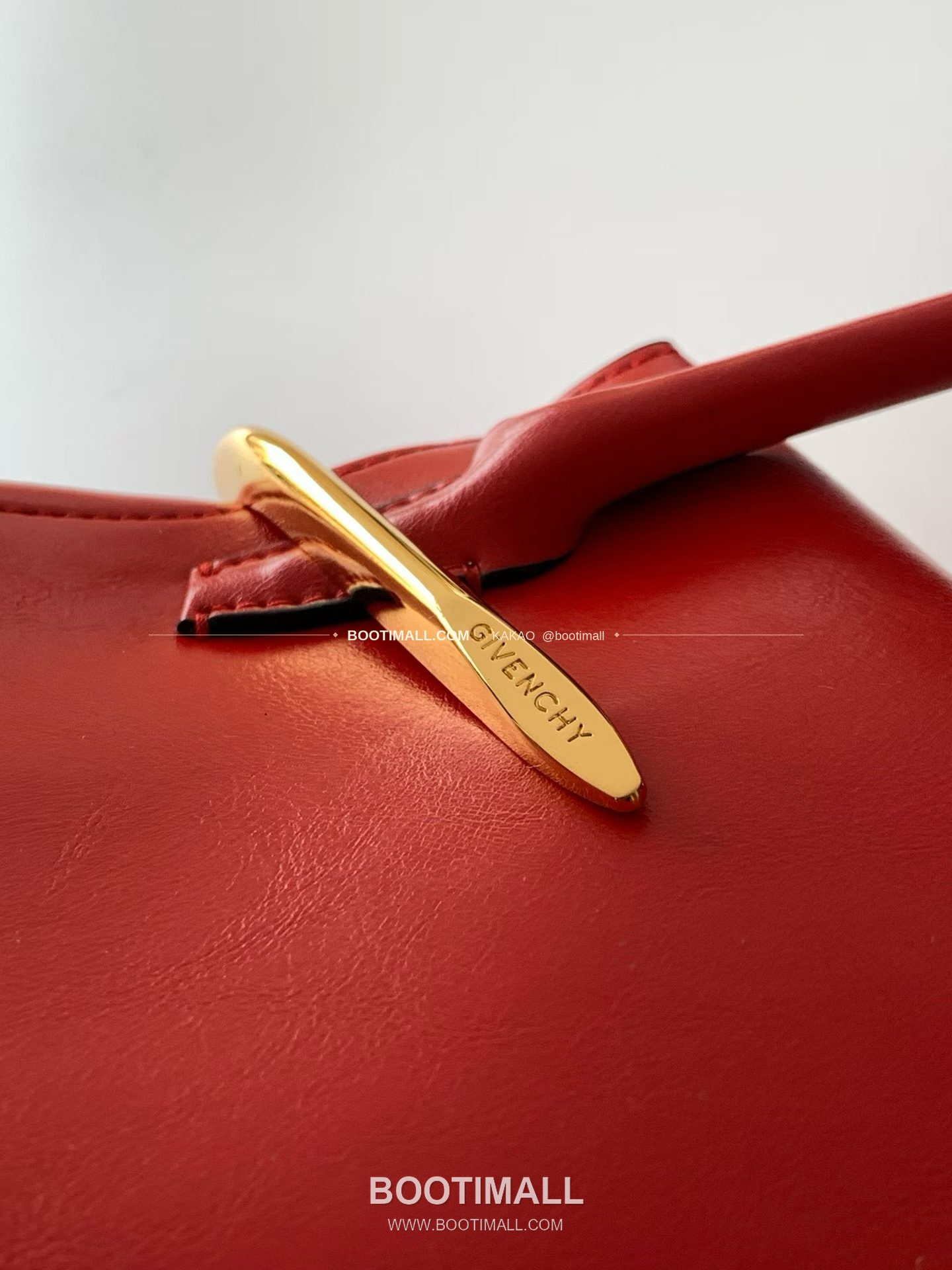 지방시 Pinch 레더 골드 클립 숄더백 Givenchy Pinch Leather Gold Clip Shoulder Bag 19051 32cm 5