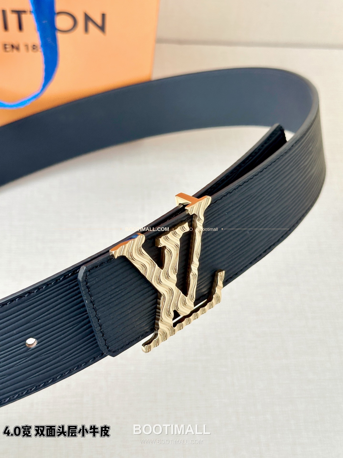루이비통 LV 이니셜 에피 카프 리버서블 벨트 Louis Vuitton LV Initiales Epi Calfskin Reversible Belt 4cm 2