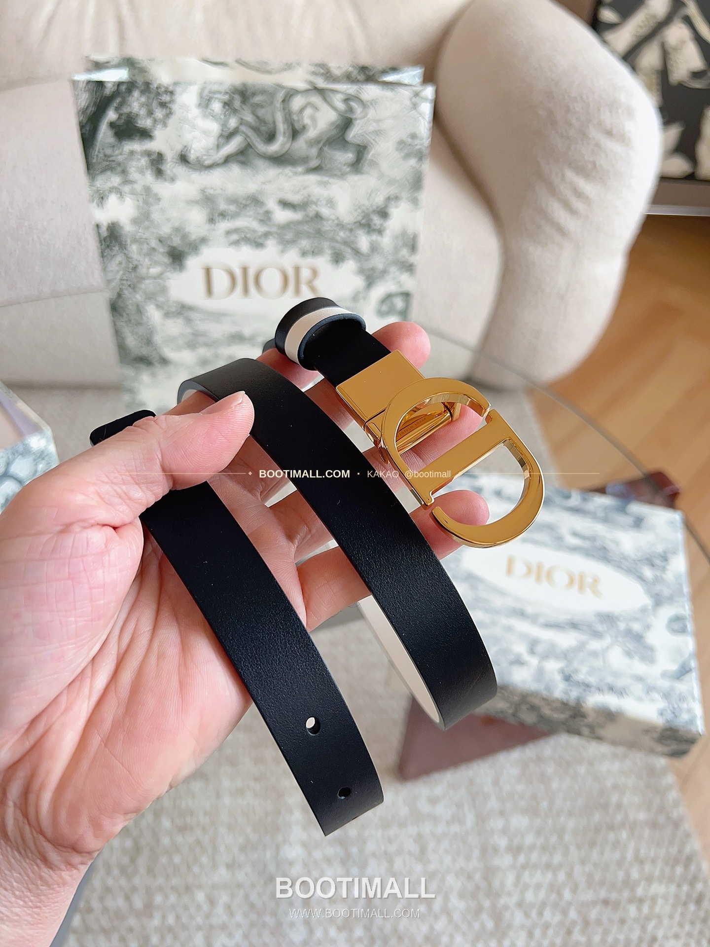디올 20 몽테뉴 카프스킨 CD 버클 리버서블 블랙 아이보리 벨트 Dior 20 Montaigne Calfskin CD Buckle Reversible Black Ivory Belt 1