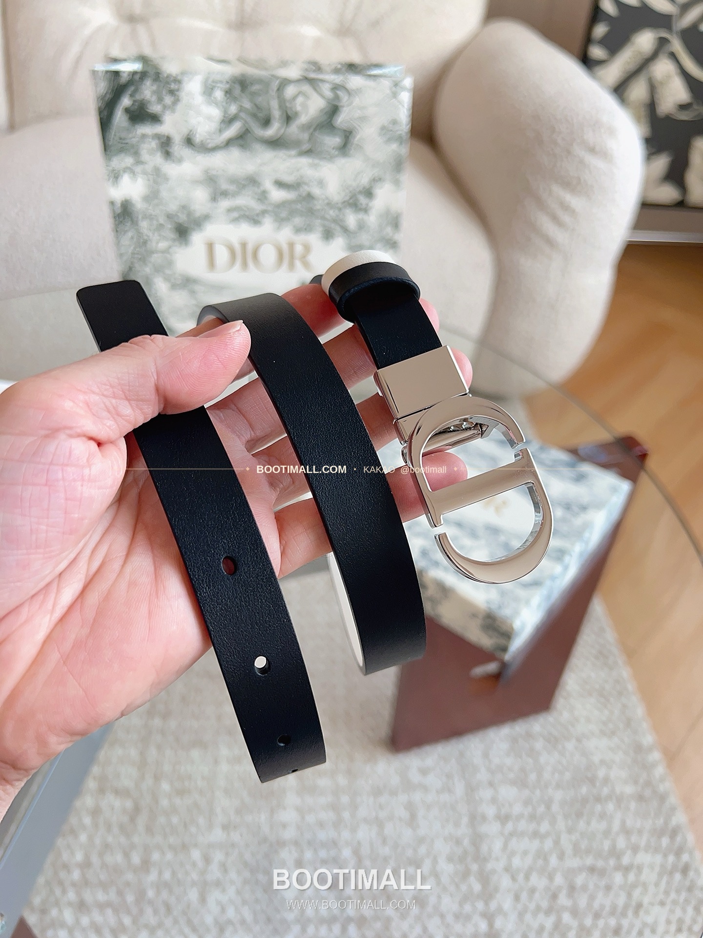 디올 20 몽테뉴 카프스킨 CD 버클 리버서블 블랙 아이보리 벨트 Dior 20 Montaigne Calfskin CD Buckle Reversible Black Ivory Belt 1