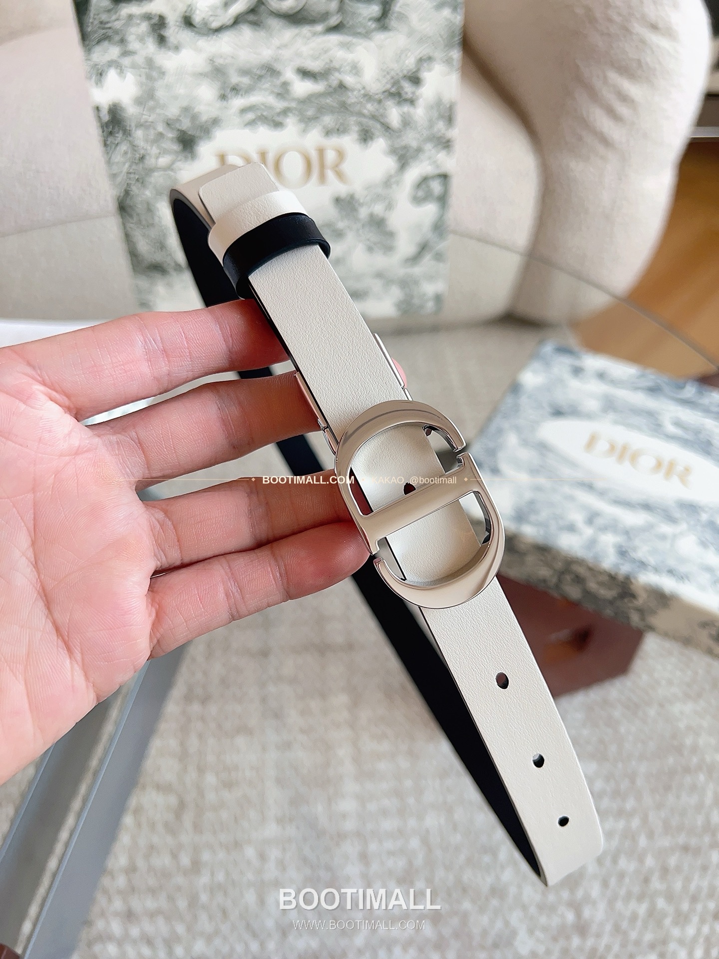 디올 20 몽테뉴 카프스킨 CD 버클 리버서블 블랙 아이보리 벨트 Dior 20 Montaigne Calfskin CD Buckle Reversible Black Ivory Belt 4