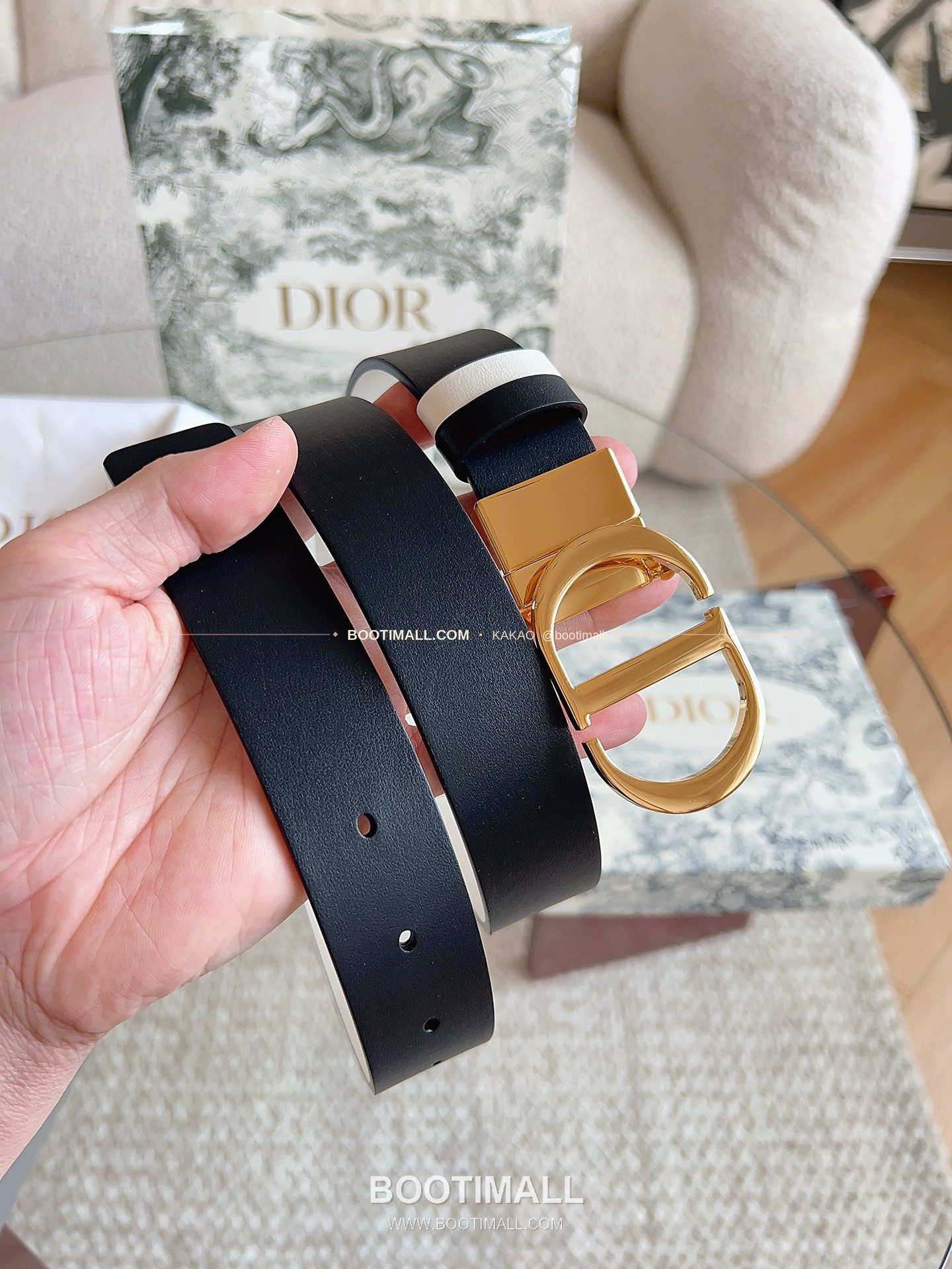 디올 30 몽테뉴 카프스킨 CD 버클 리버서블 블랙 아이보리 벨트 Dior 30 Montaigne Calfskin CD Buckle Reversible Black Ivory Belt 1