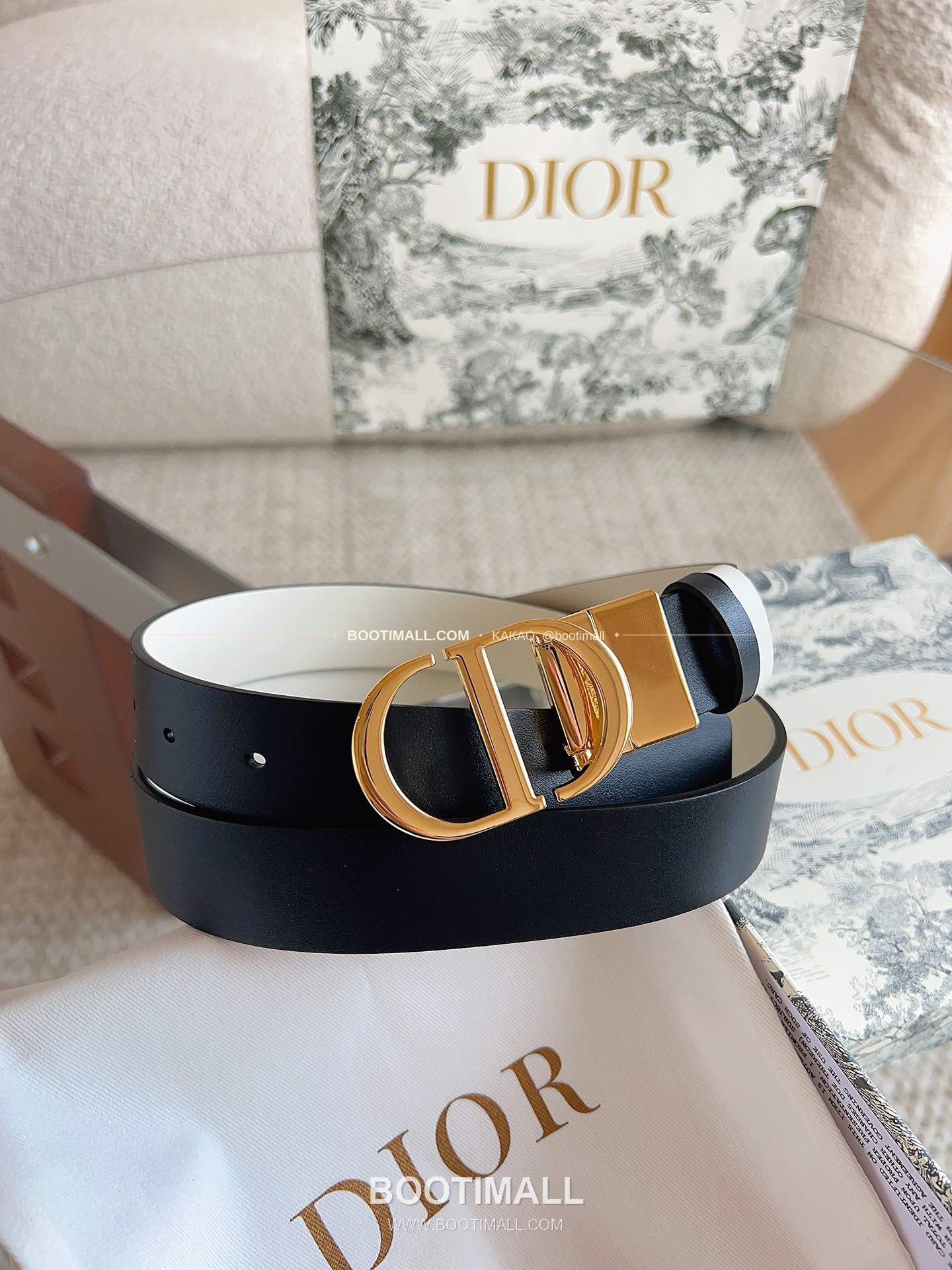 디올 30 몽테뉴 카프스킨 CD 버클 리버서블 블랙 아이보리 벨트 Dior 30 Montaigne Calfskin CD Buckle Reversible Black Ivory Belt 5