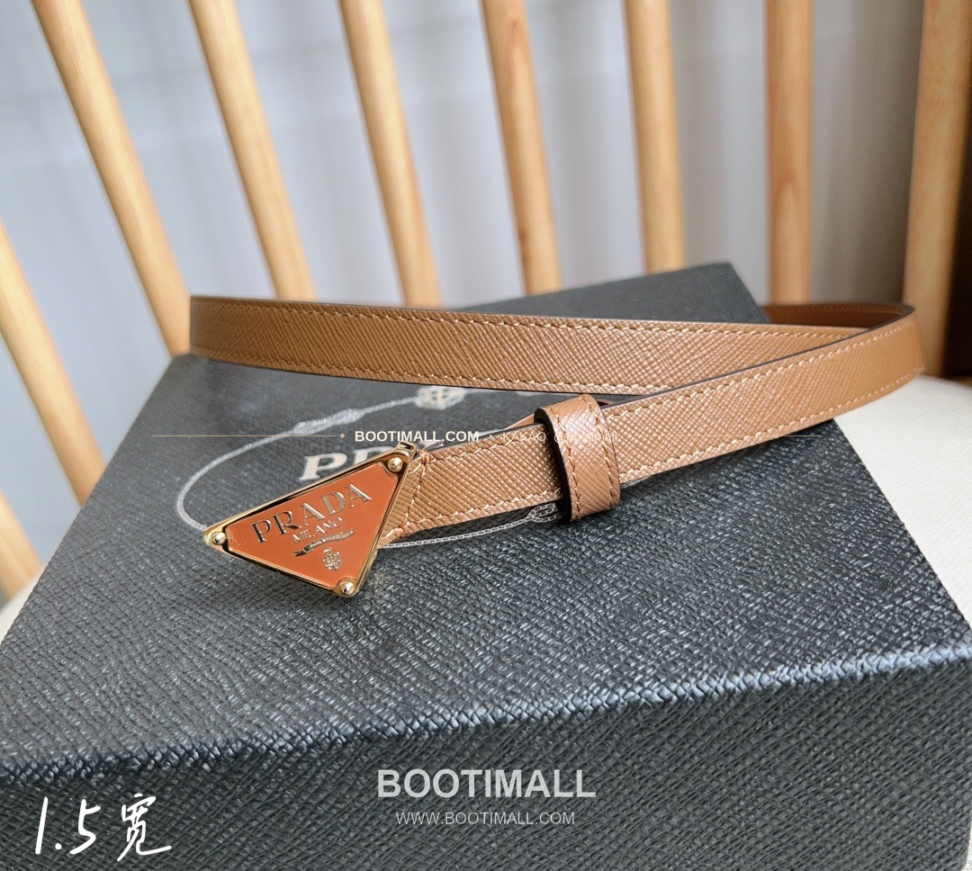 프라다 사피아노 레더 트라이앵글 버클 슬림 벨트 Prada Saffiano Leather Triangle Buckle Slim Belt 1.5cm 2