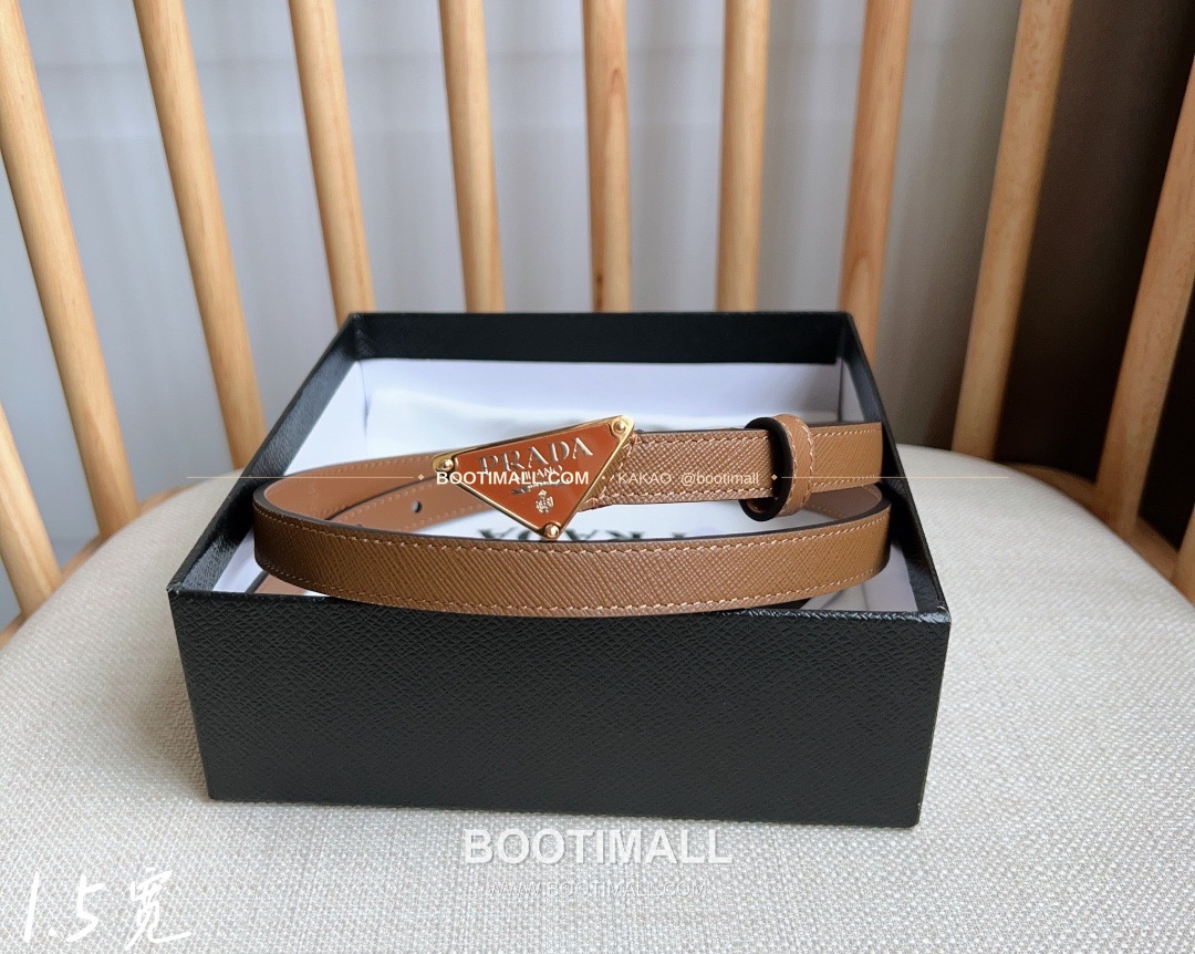 프라다 사피아노 레더 트라이앵글 버클 슬림 벨트 Prada Saffiano Leather Triangle Buckle Slim Belt 1.5cm 5