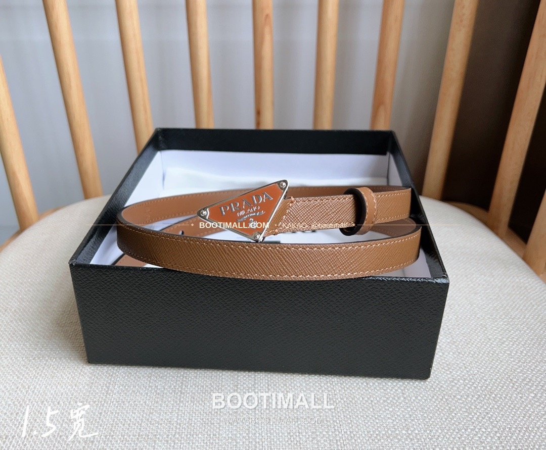 프라다 사피아노 레더 트라이앵글 버클 슬림 벨트 Prada Saffiano Leather Triangle Buckle Slim Belt 1.5cm 6