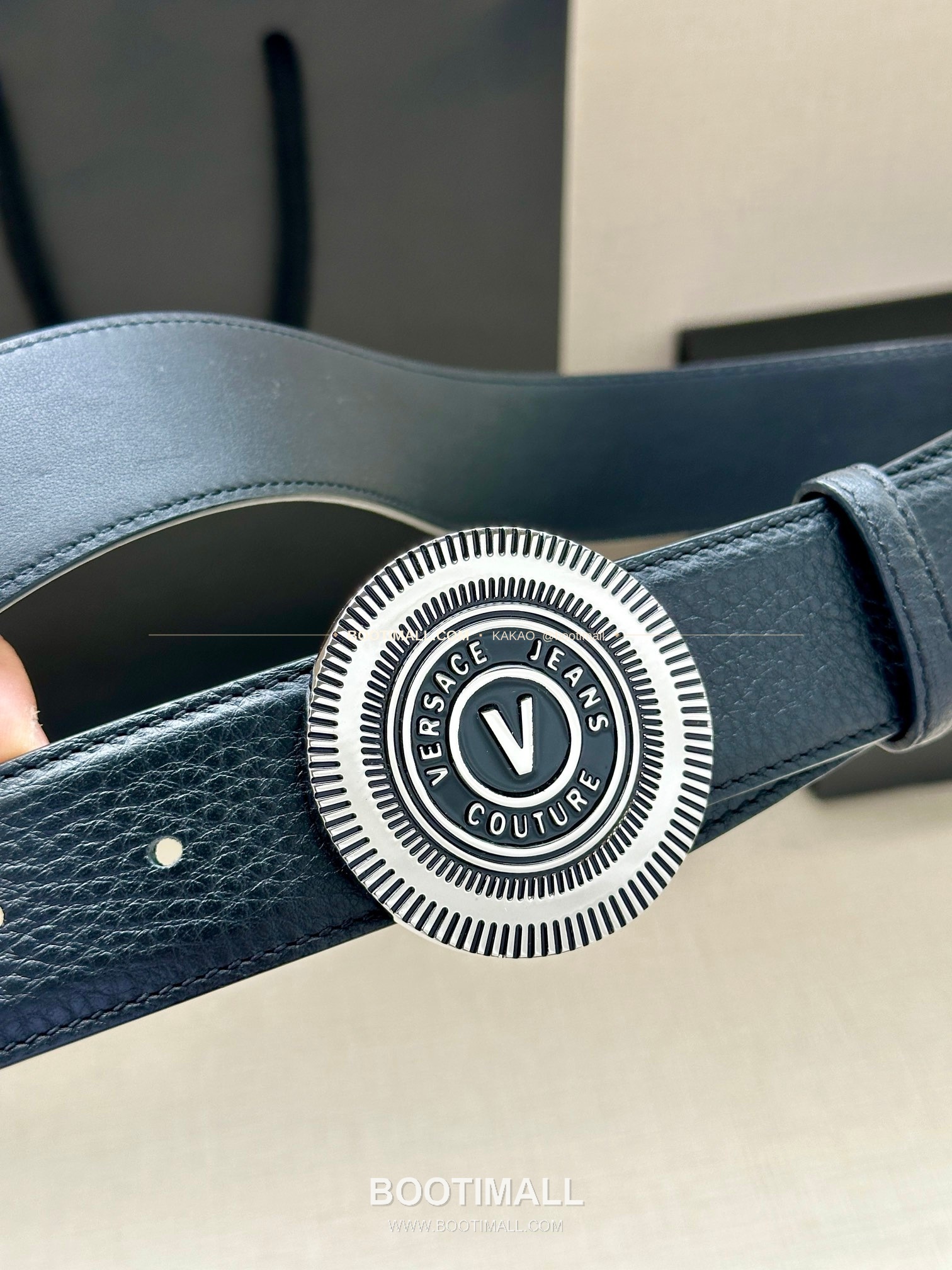 베르사체진쿠튀르 카프스킨 V 엠블럼 라그레카 플레이트 벨트 Versace Jeans Couture Calfskin V Emblem La Greca Plate Belt 3.8cm 2