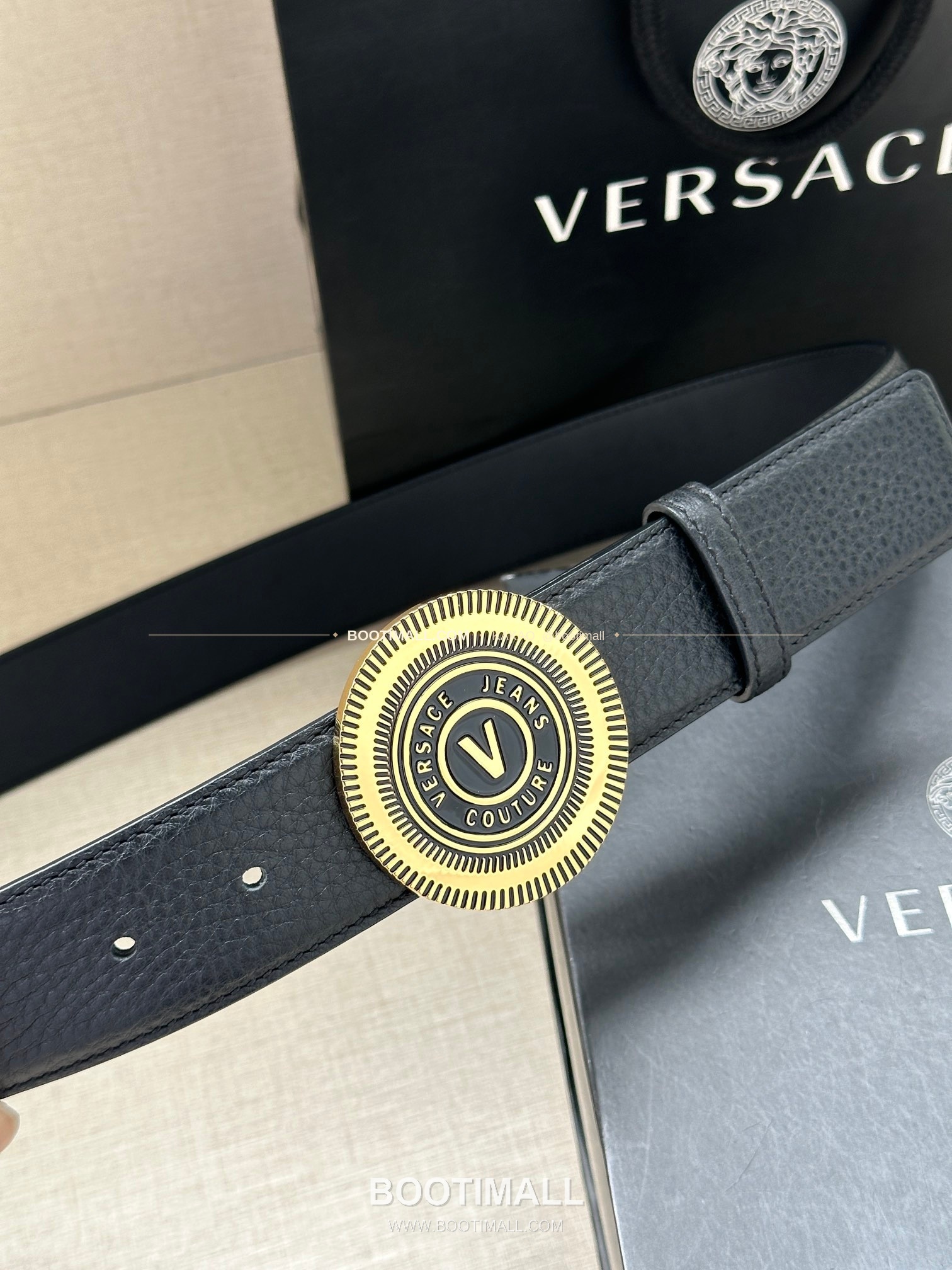 베르사체진쿠튀르 카프스킨 V 엠블럼 라그레카 플레이트 벨트 Versace Jeans Couture Calfskin V Emblem La Greca Plate Belt 3.8cm 6
