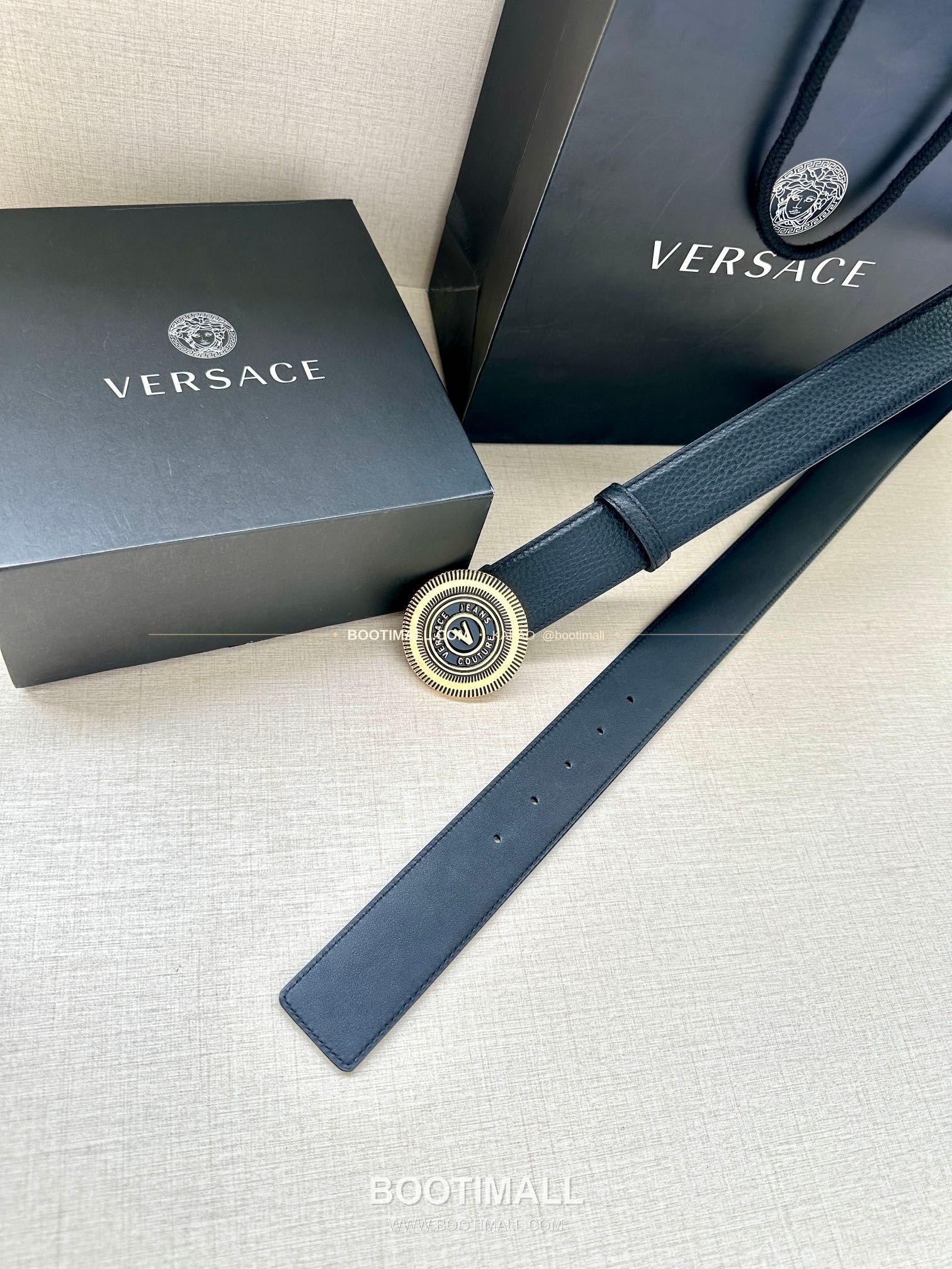 베르사체진쿠튀르 카프스킨 V 엠블럼 라그레카 플레이트 벨트 Versace Jeans Couture Calfskin V Emblem La Greca Plate Belt 3.8cm 9