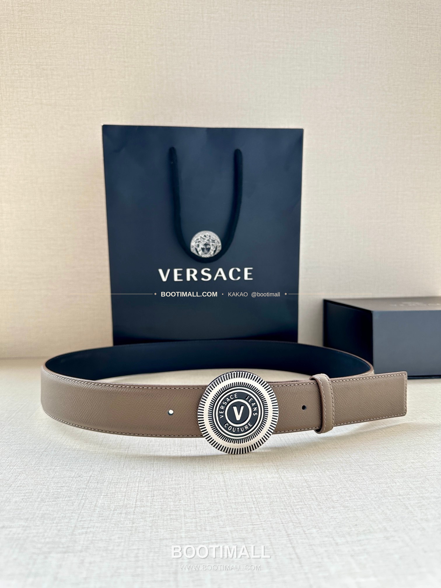 베르사체진쿠튀르 카프스킨 V 엠블럼 라그레카 플레이트 벨트 Versace Jeans Couture Calfskin V Emblem La Greca Plate Belt 3.8cm 1