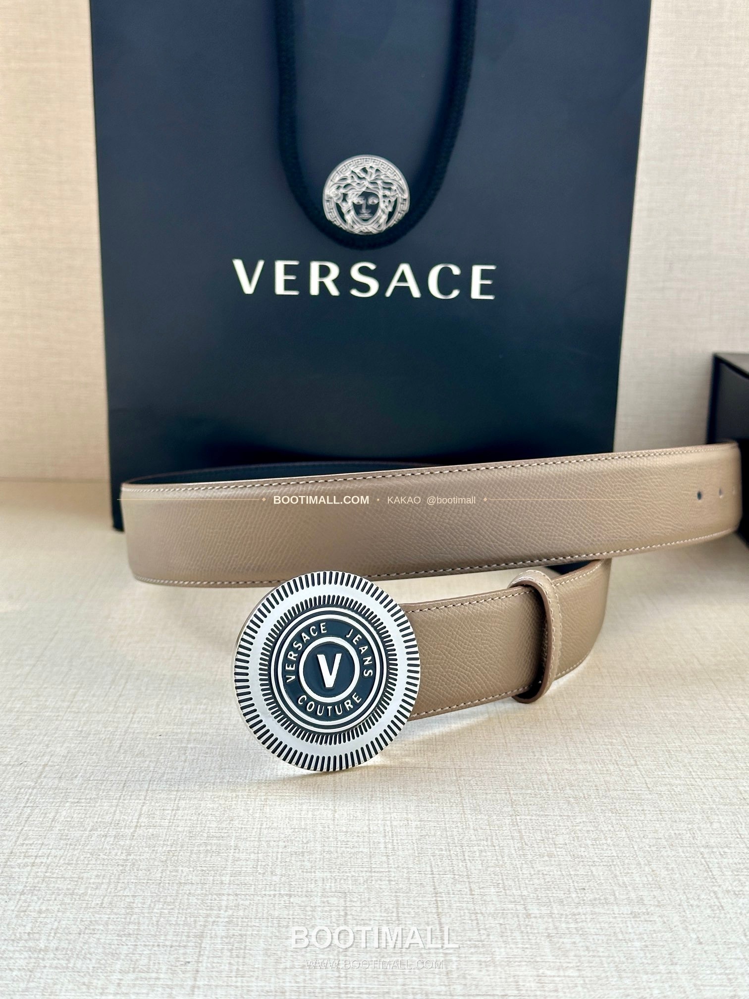 베르사체진쿠튀르 카프스킨 V 엠블럼 라그레카 플레이트 벨트 Versace Jeans Couture Calfskin V Emblem La Greca Plate Belt 3.8cm 3