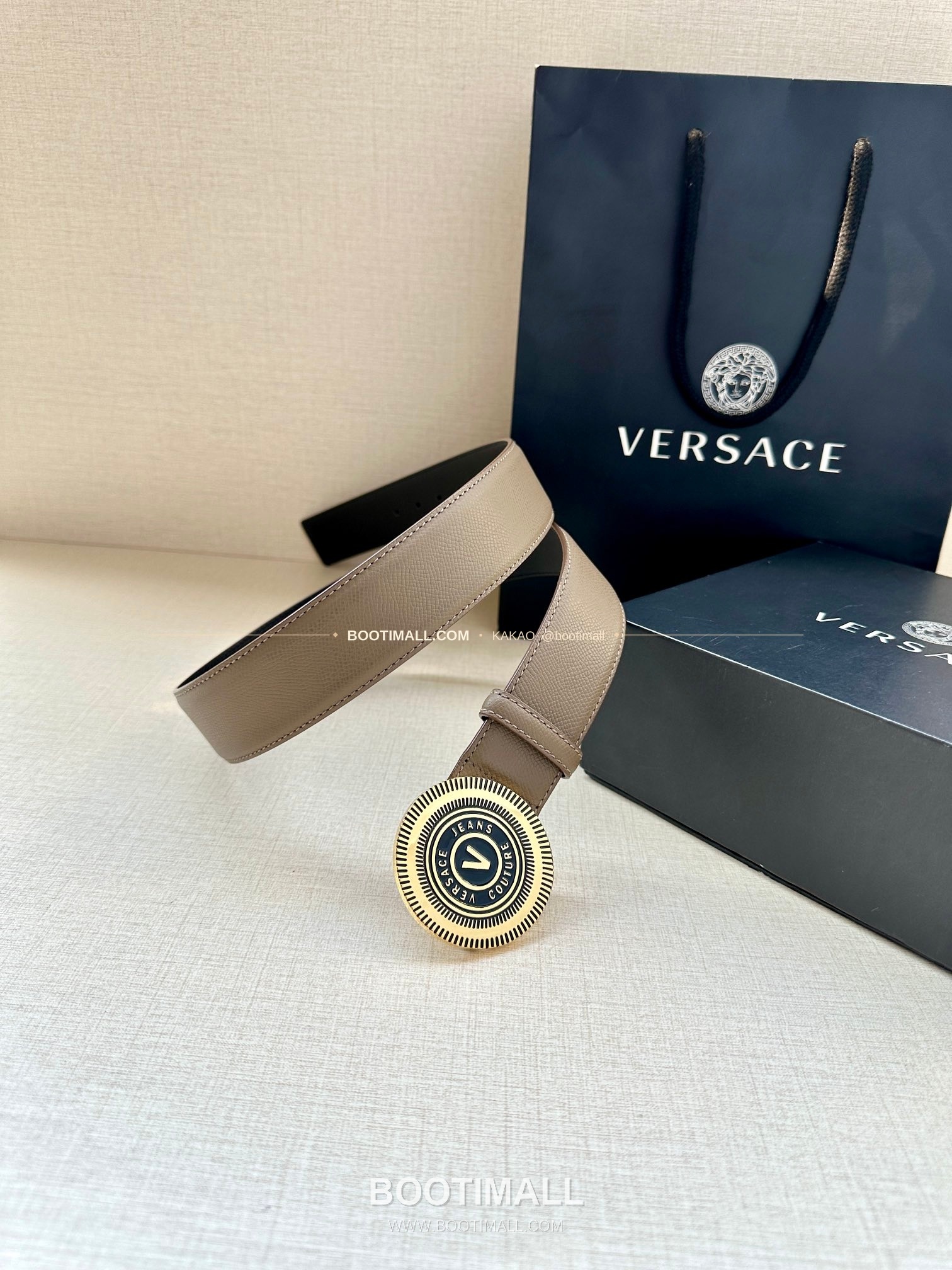 베르사체진쿠튀르 카프스킨 V 엠블럼 라그레카 플레이트 벨트 Versace Jeans Couture Calfskin V Emblem La Greca Plate Belt 3.8cm 6
