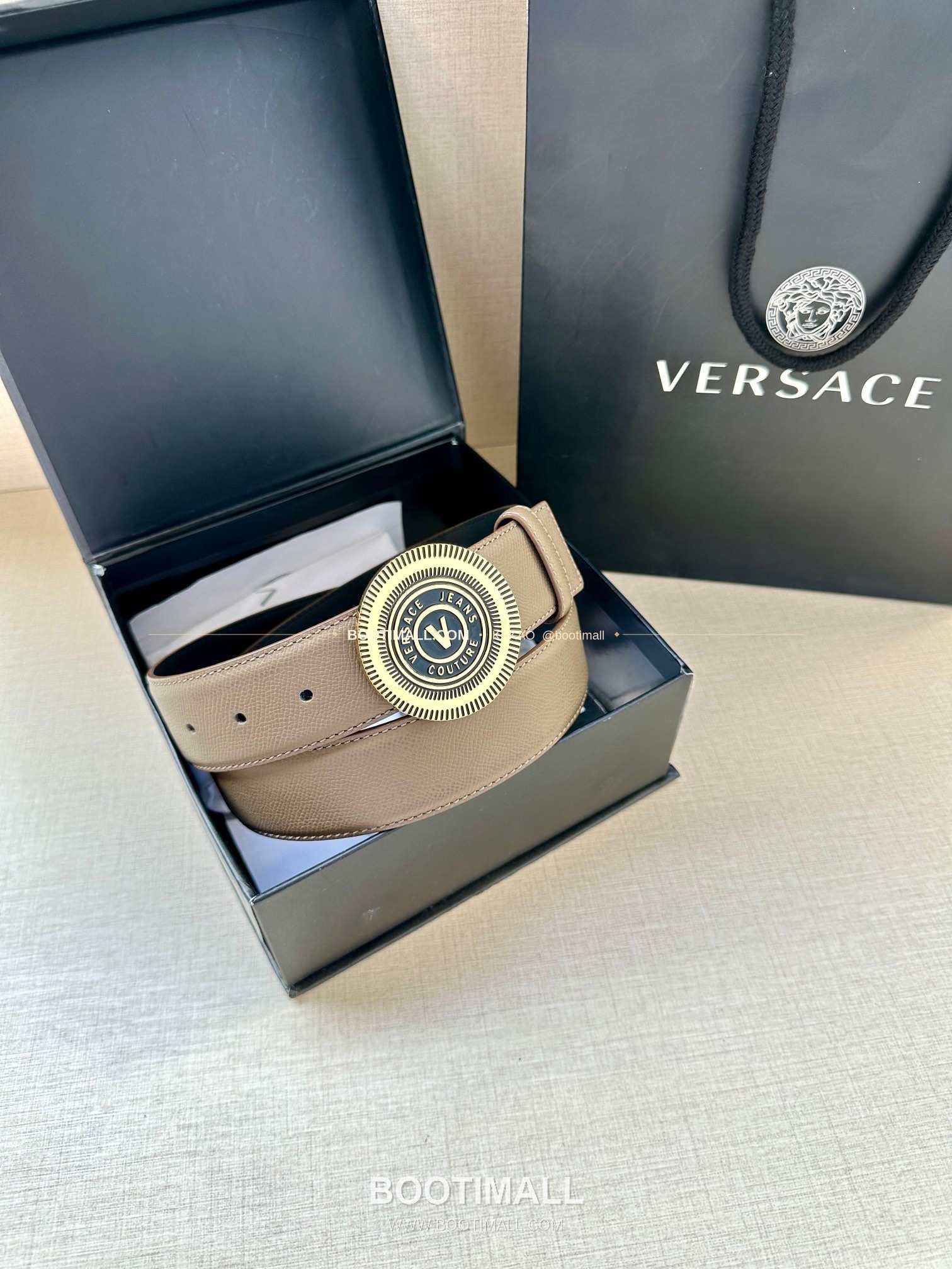 베르사체진쿠튀르 카프스킨 V 엠블럼 라그레카 플레이트 벨트 Versace Jeans Couture Calfskin V Emblem La Greca Plate Belt 3.8cm 8