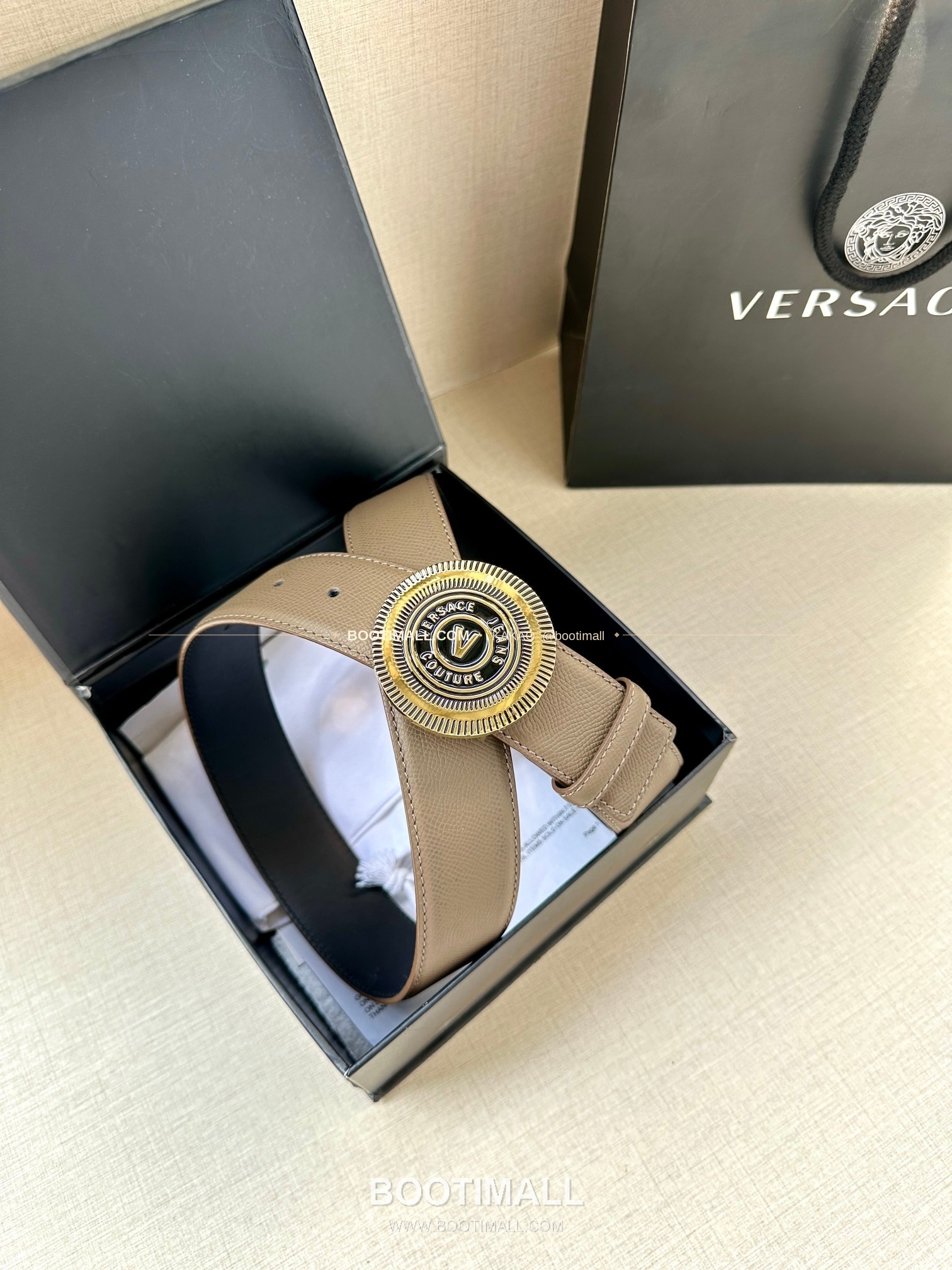 베르사체진쿠튀르 카프스킨 V 엠블럼 라그레카 플레이트 벨트 Versace Jeans Couture Calfskin V Emblem La Greca Plate Belt 3.8cm 9
