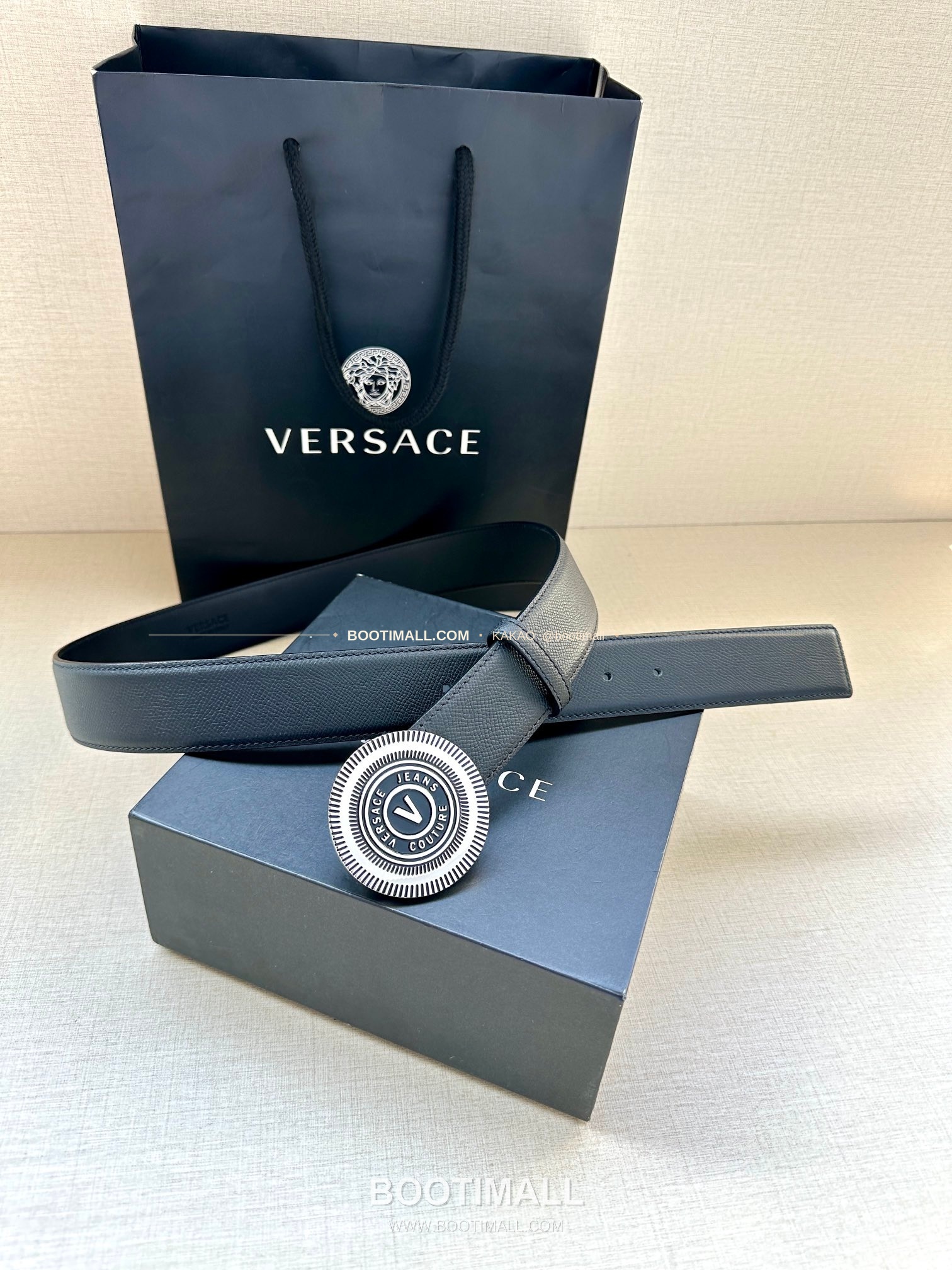 베르사체진쿠튀르 카프스킨 V 엠블럼 라그레카 플레이트 벨트 Versace Jeans Couture Calfskin V Emblem La Greca Plate Belt 3.8cm 3