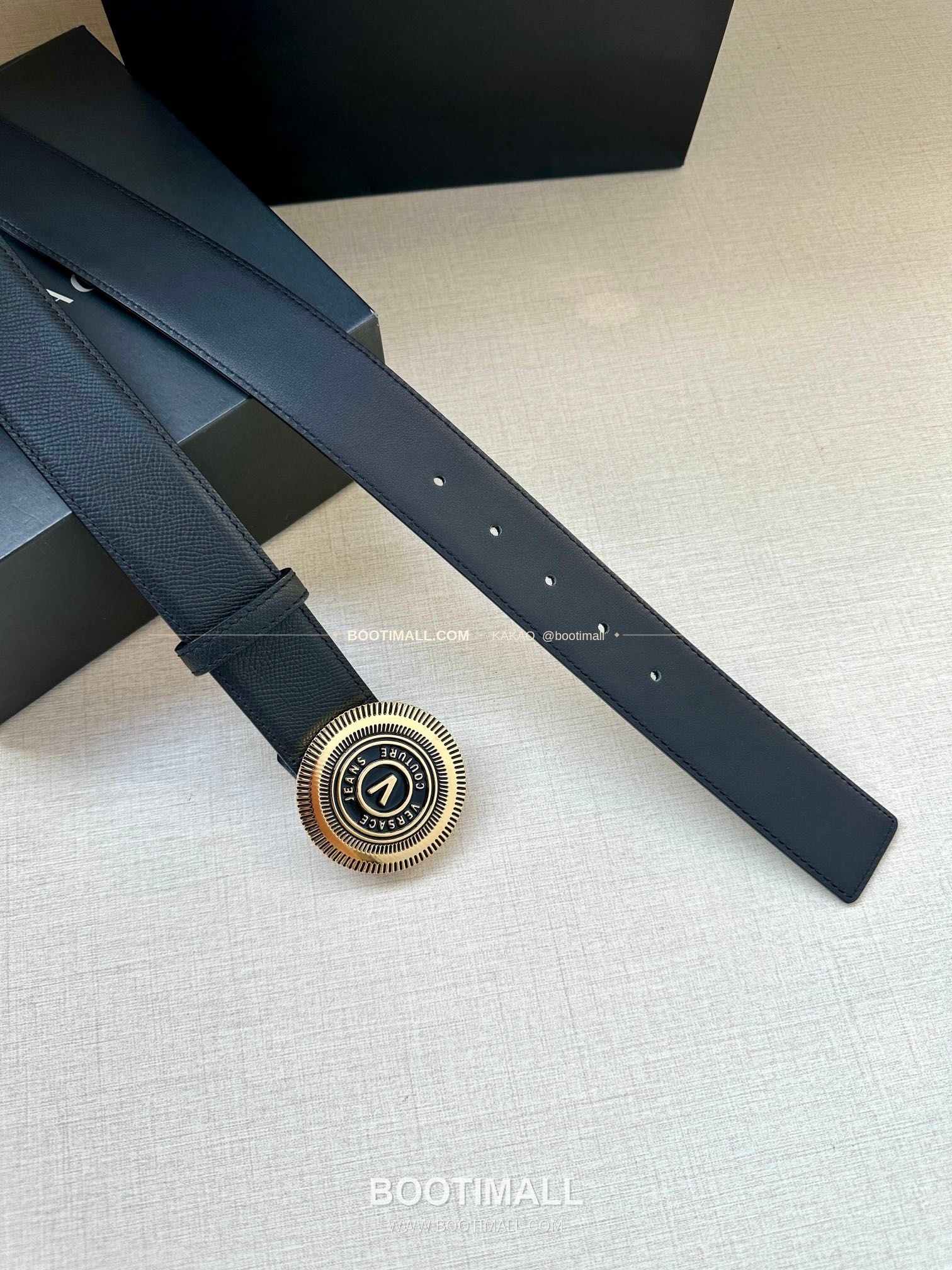 베르사체진쿠튀르 카프스킨 V 엠블럼 라그레카 플레이트 벨트 Versace Jeans Couture Calfskin V Emblem La Greca Plate Belt 3.8cm 9
