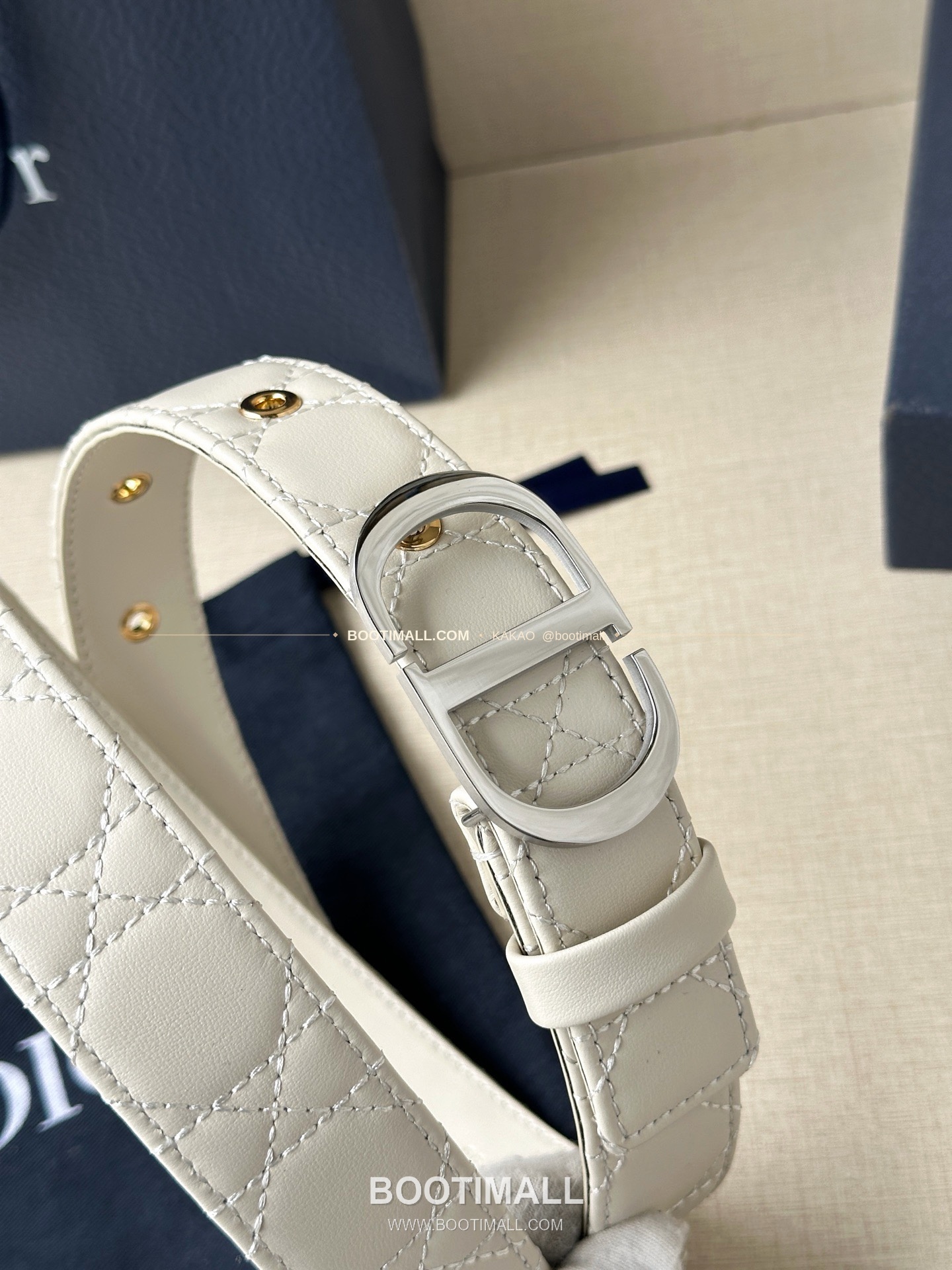 디올 30 몽테뉴 카프스킨 퀼팅 CD 버클 아이보리 벨트 Dior 30 Montaigne Calfskin Quilted CD Buckle Ivory Belt 3cm 6