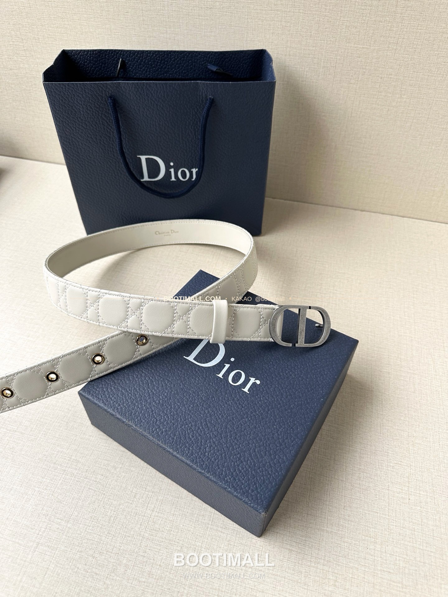 디올 30 몽테뉴 카프스킨 퀼팅 CD 버클 아이보리 벨트 Dior 30 Montaigne Calfskin Quilted CD Buckle Ivory Belt 3cm 6
