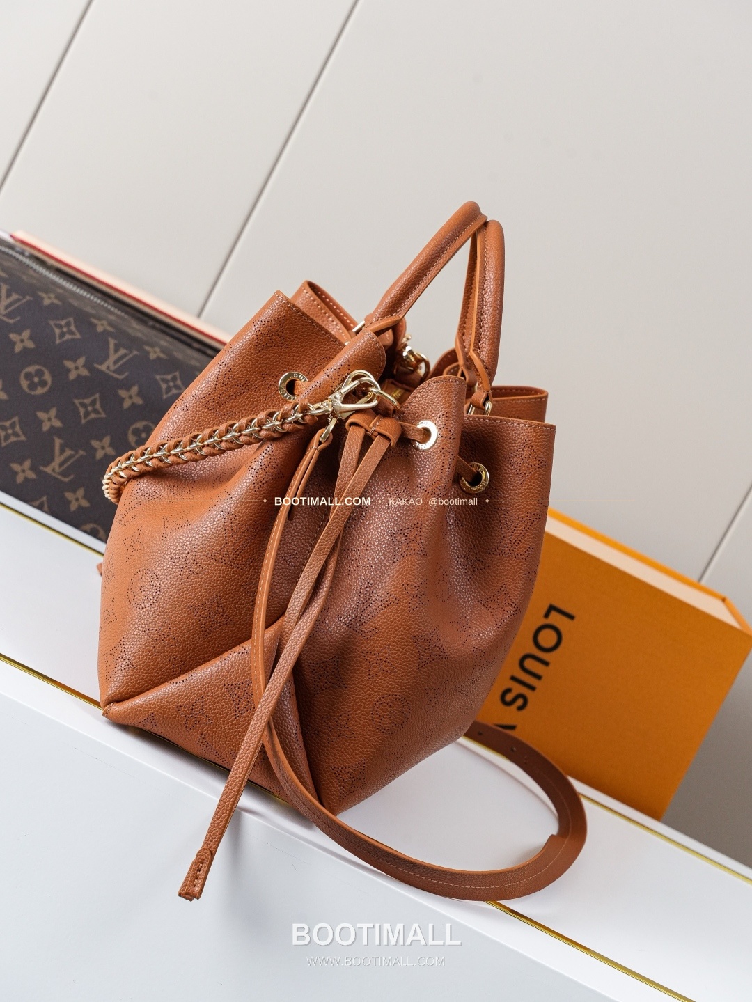 루이비통 벨라 펀칭 카우하이드 체인 토트백 브라운 Louis Vuitton Bella Perforated Cowhide Chain Tote Bag Brown M27443 32cm 3