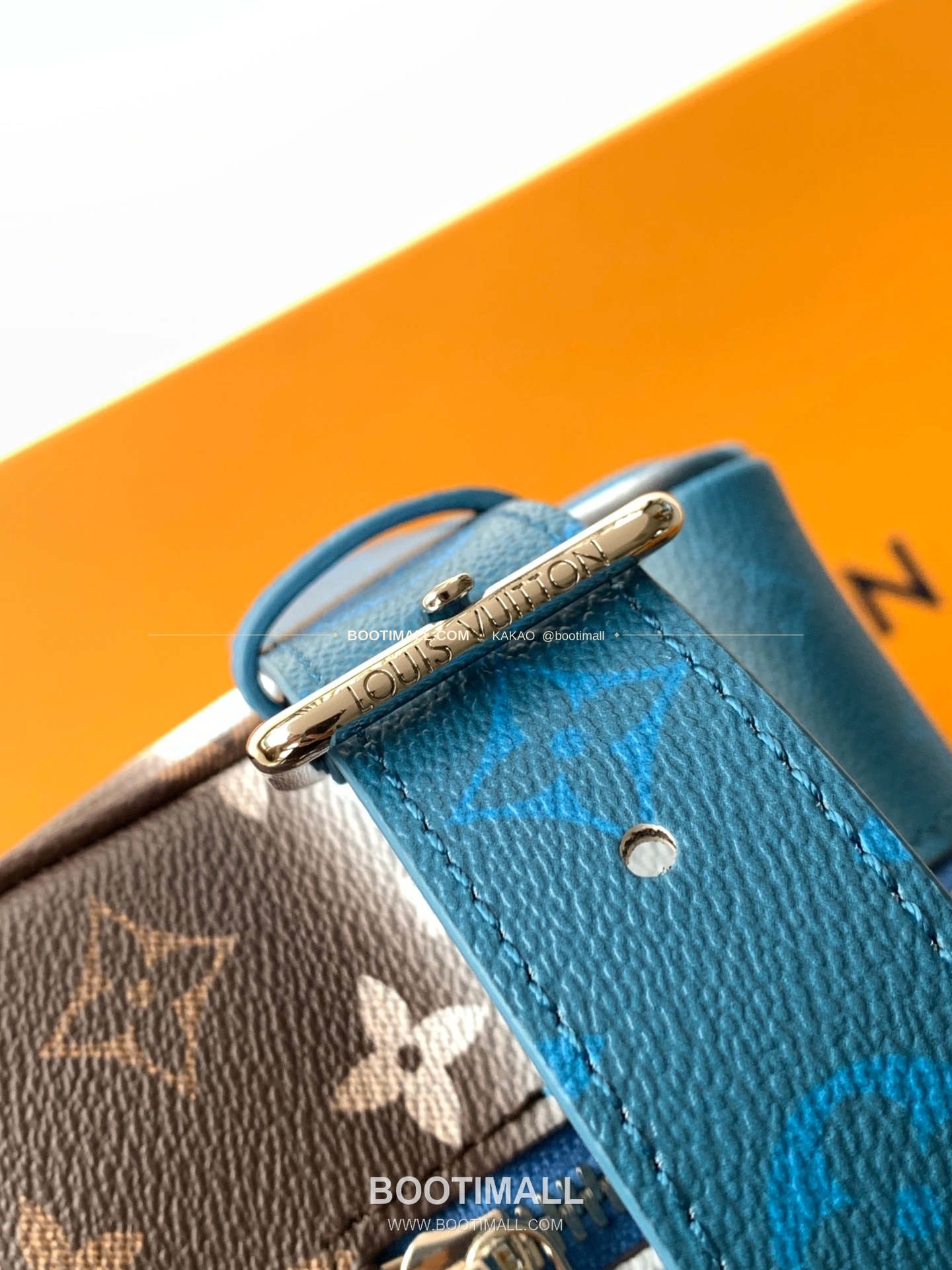 루이비통 로커 도프 키트 모노그램 피그먼트 캔버스 그라데이션 블루 파우치 Louis Vuitton Locker Dopp Kit Monogram Pigment Canvas Gradient Blue Pouch M28228 23cm 6