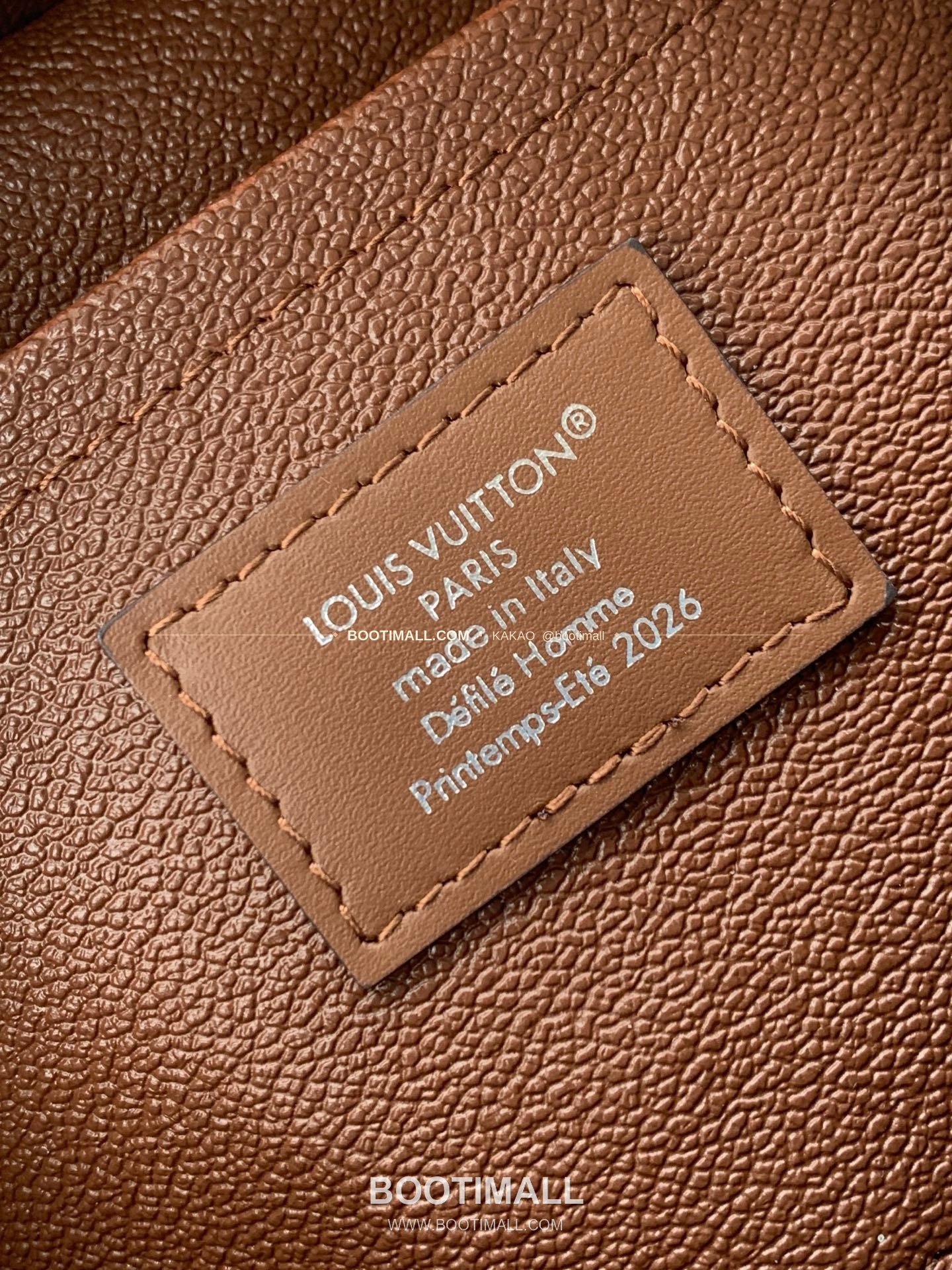 루이비통 로커 도프 키트 모노그램 피그먼트 캔버스 그라데이션 블루 파우치 Louis Vuitton Locker Dopp Kit Monogram Pigment Canvas Gradient Blue Pouch M28228 23cm 10